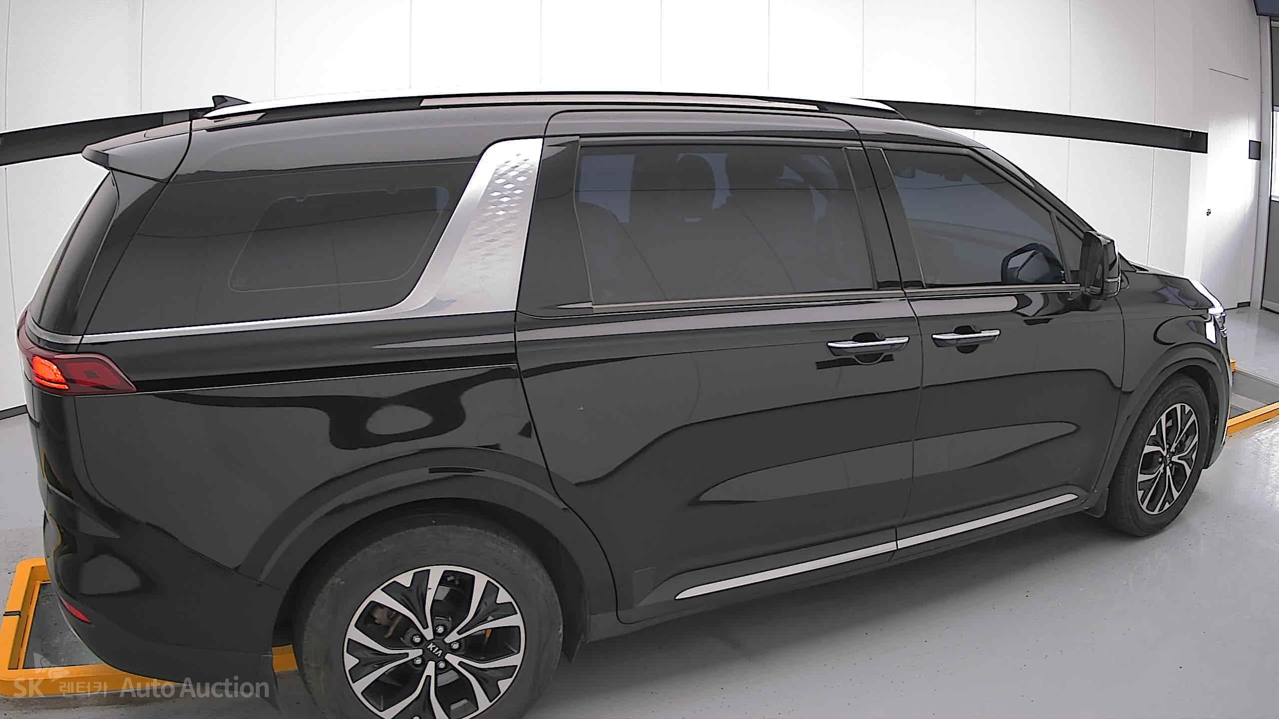 2021 - kia carnival