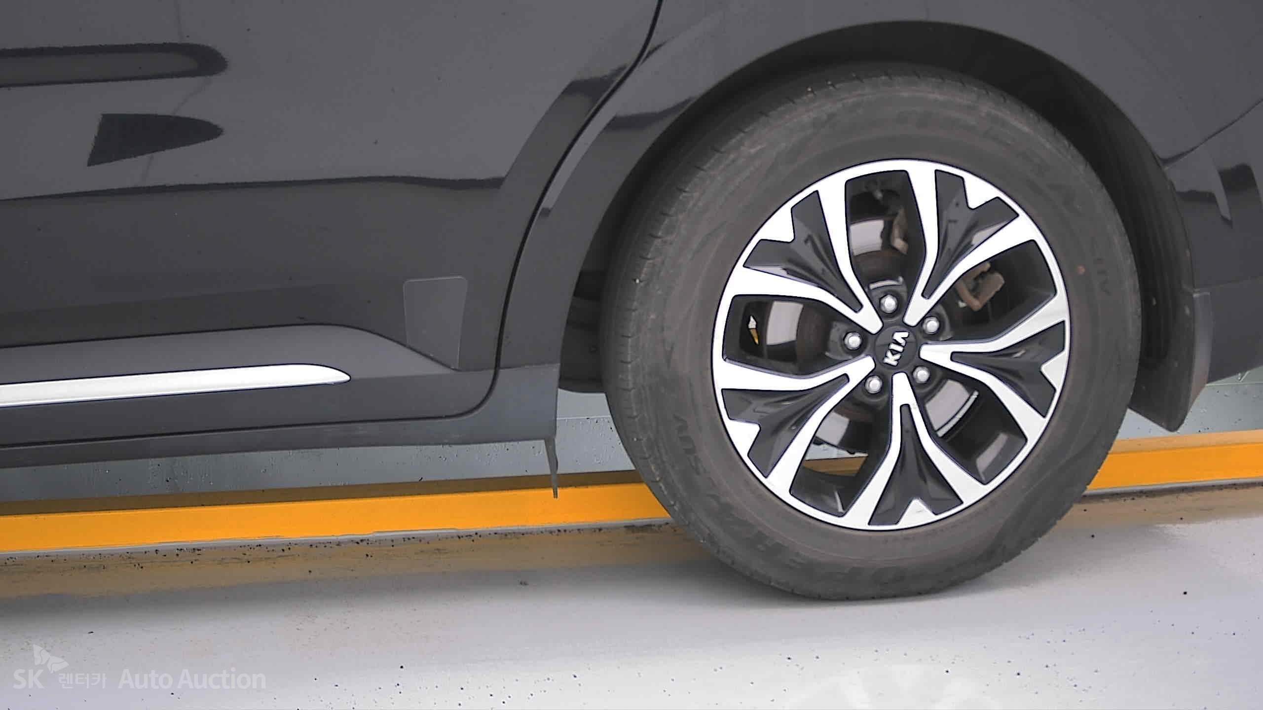 2021 - kia carnival