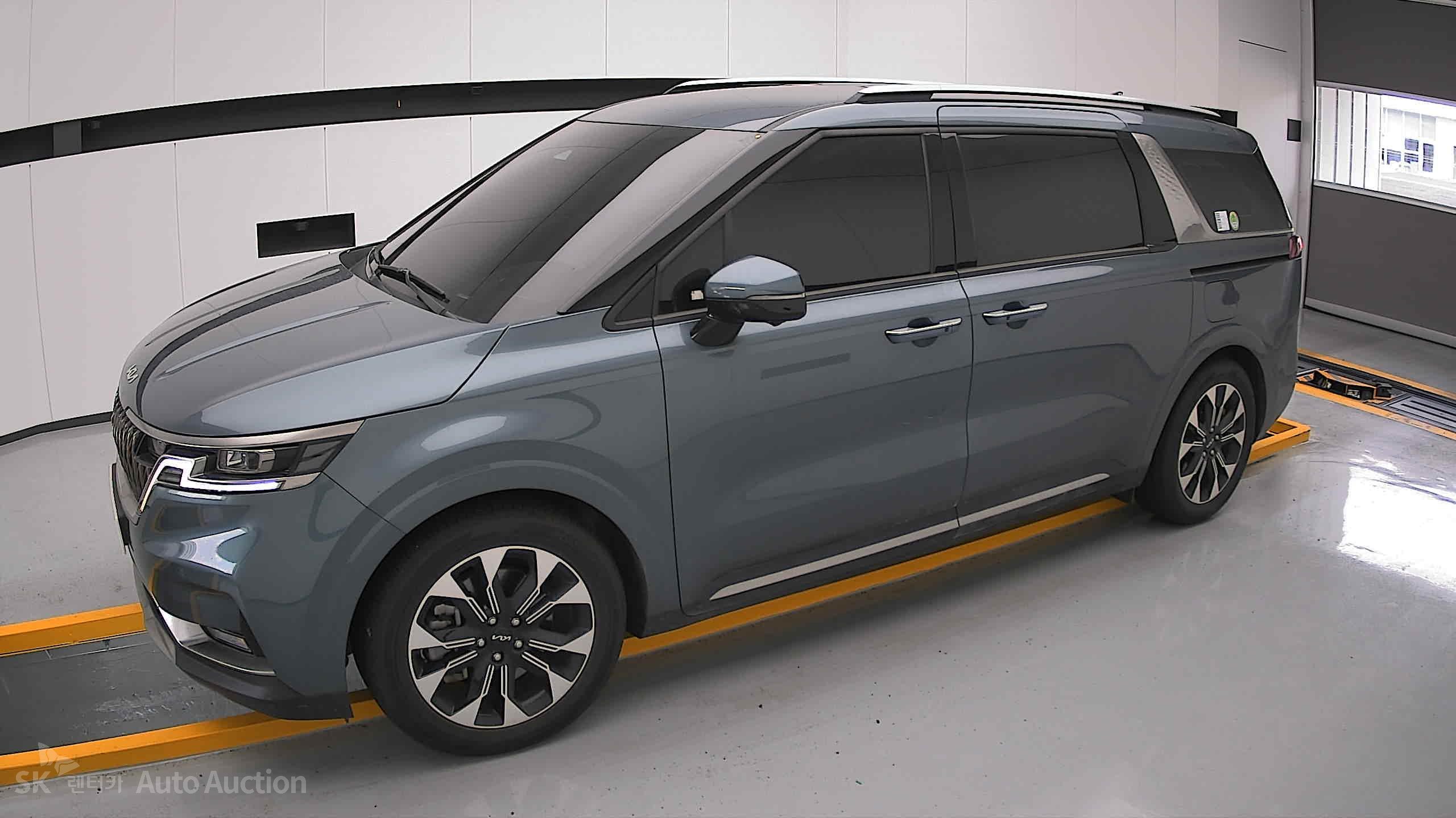 2022 - kia carnival