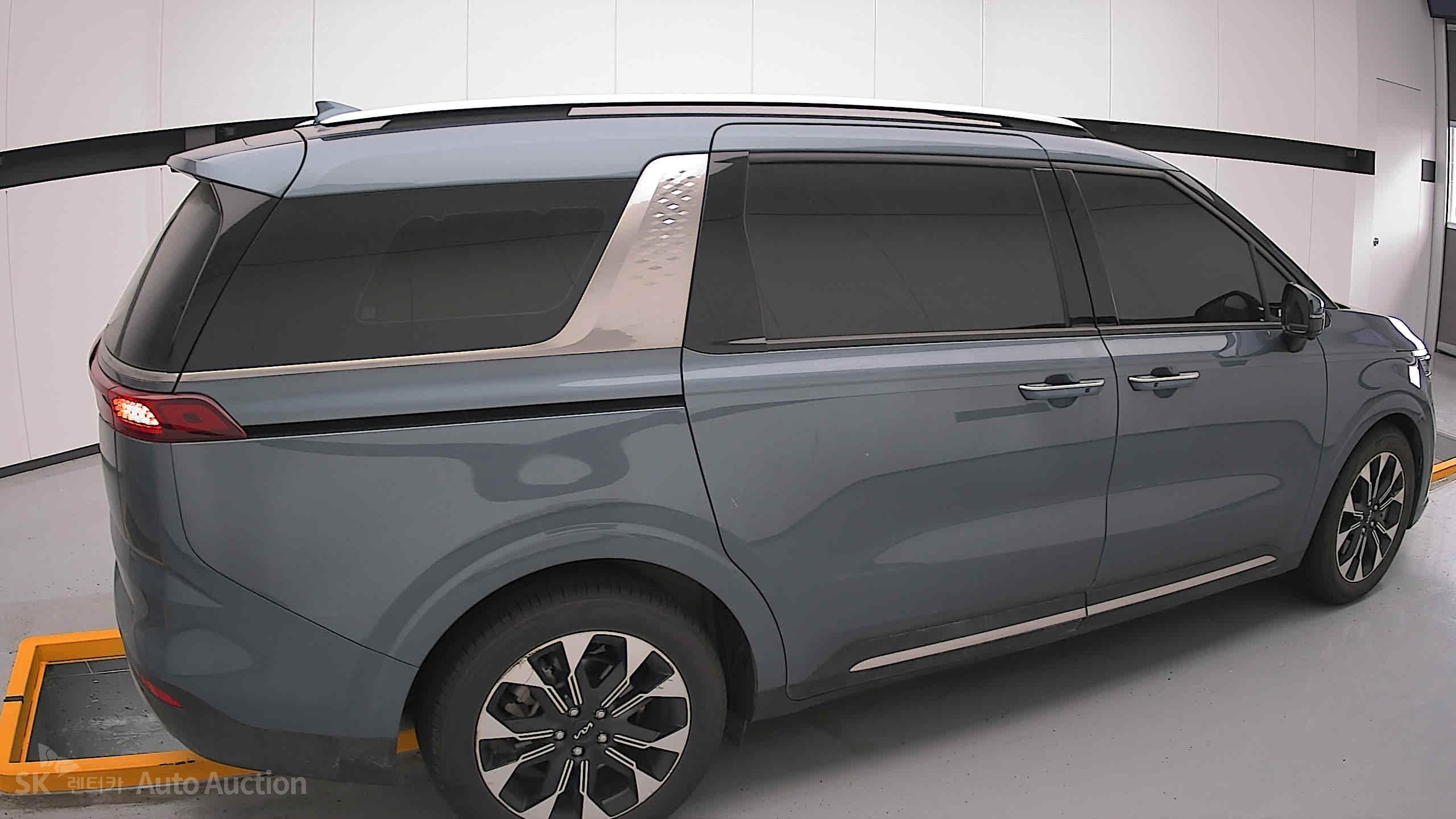2022 - kia carnival