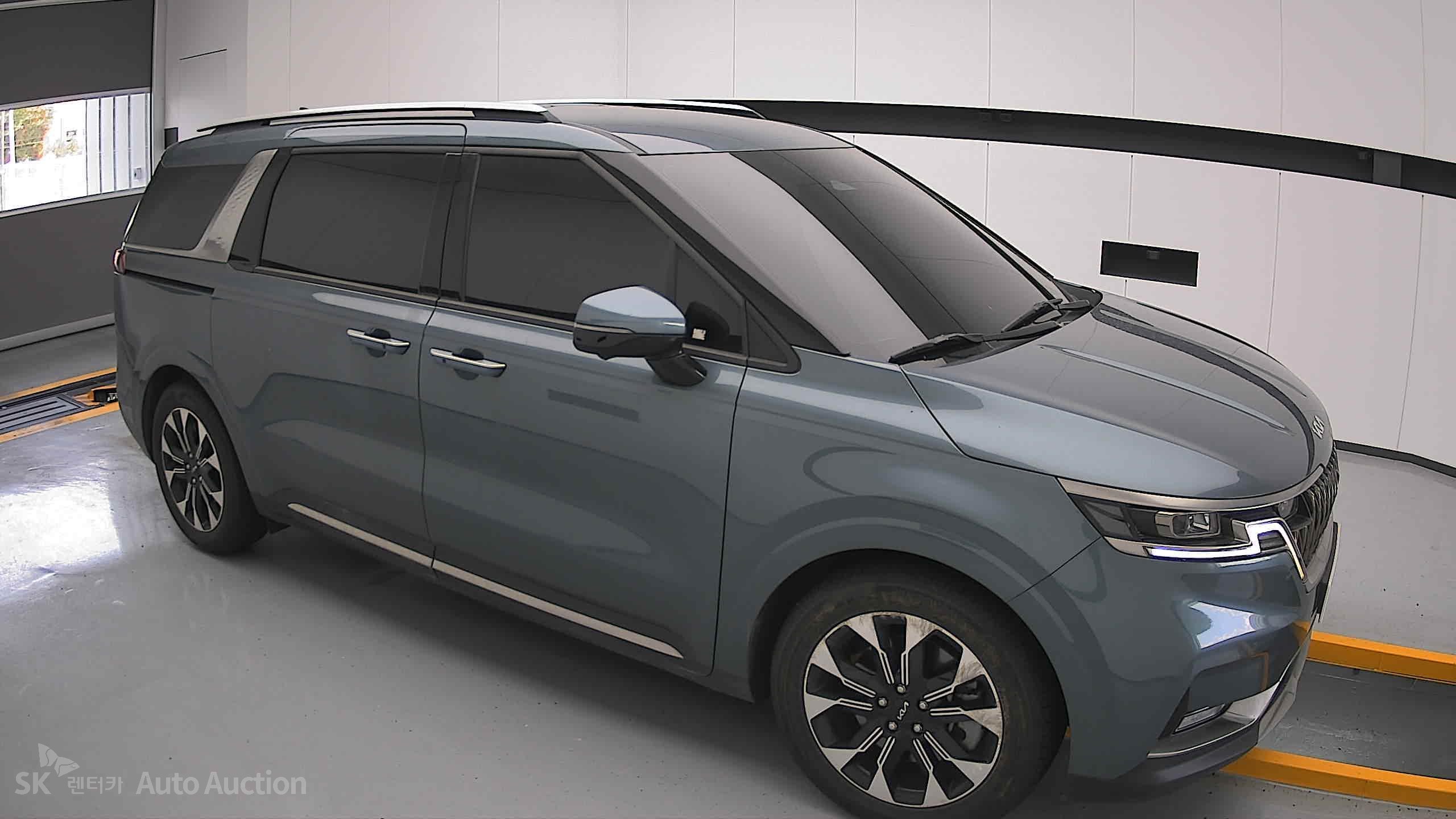 2022 - kia carnival
