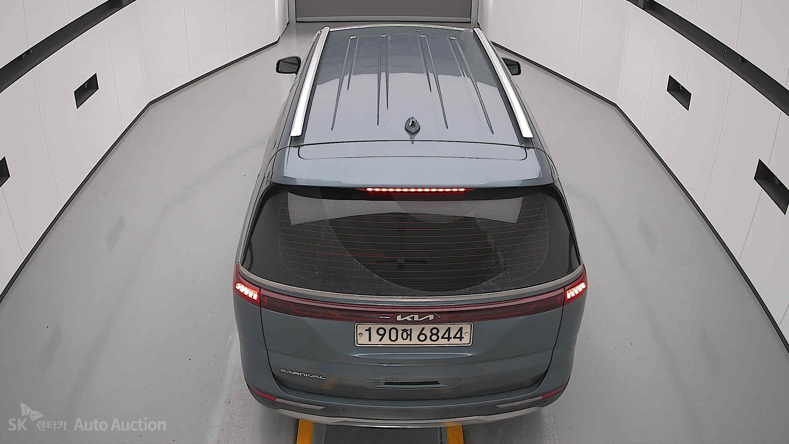 2022 - kia carnival