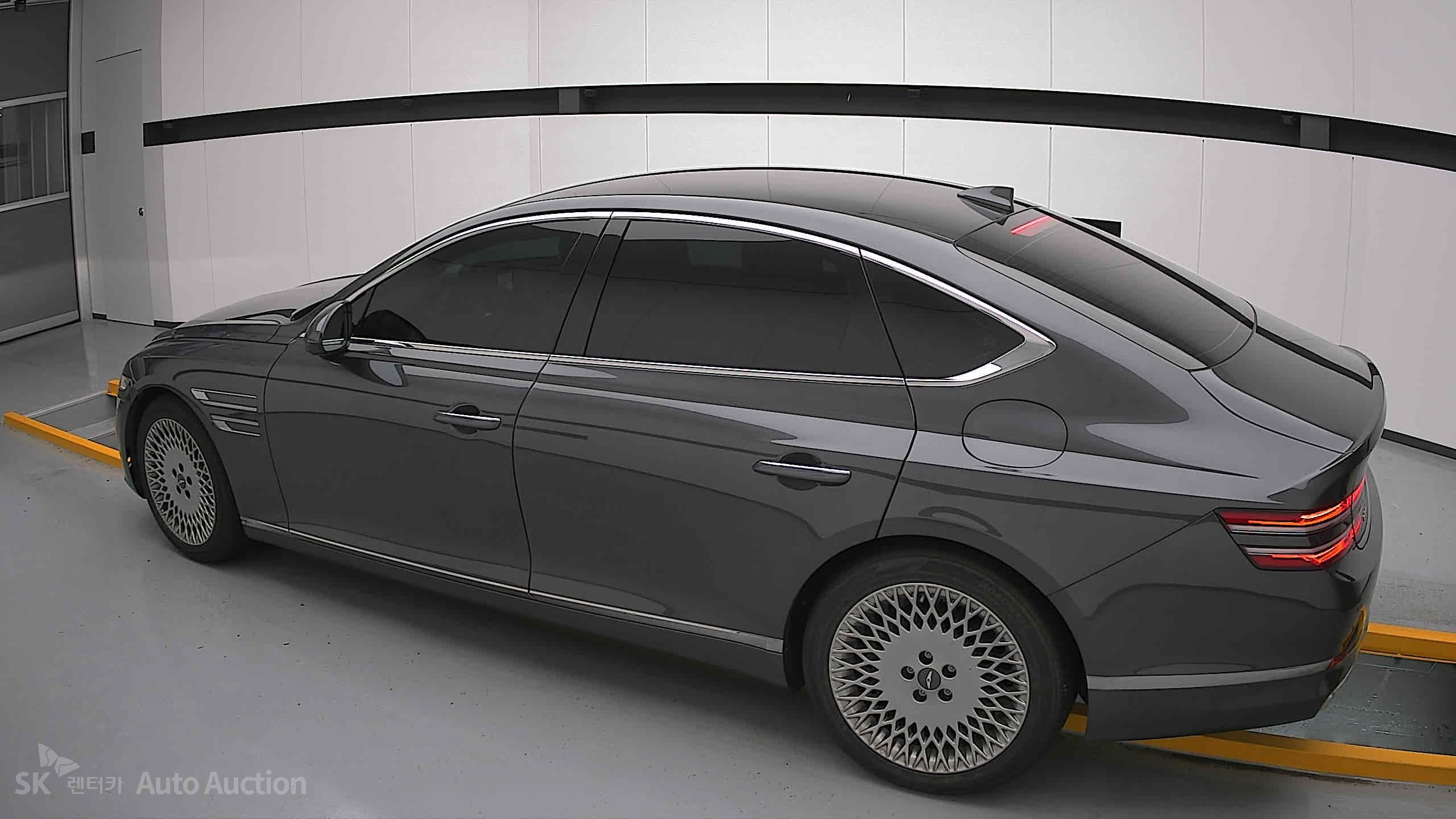 2021 - genesis g80