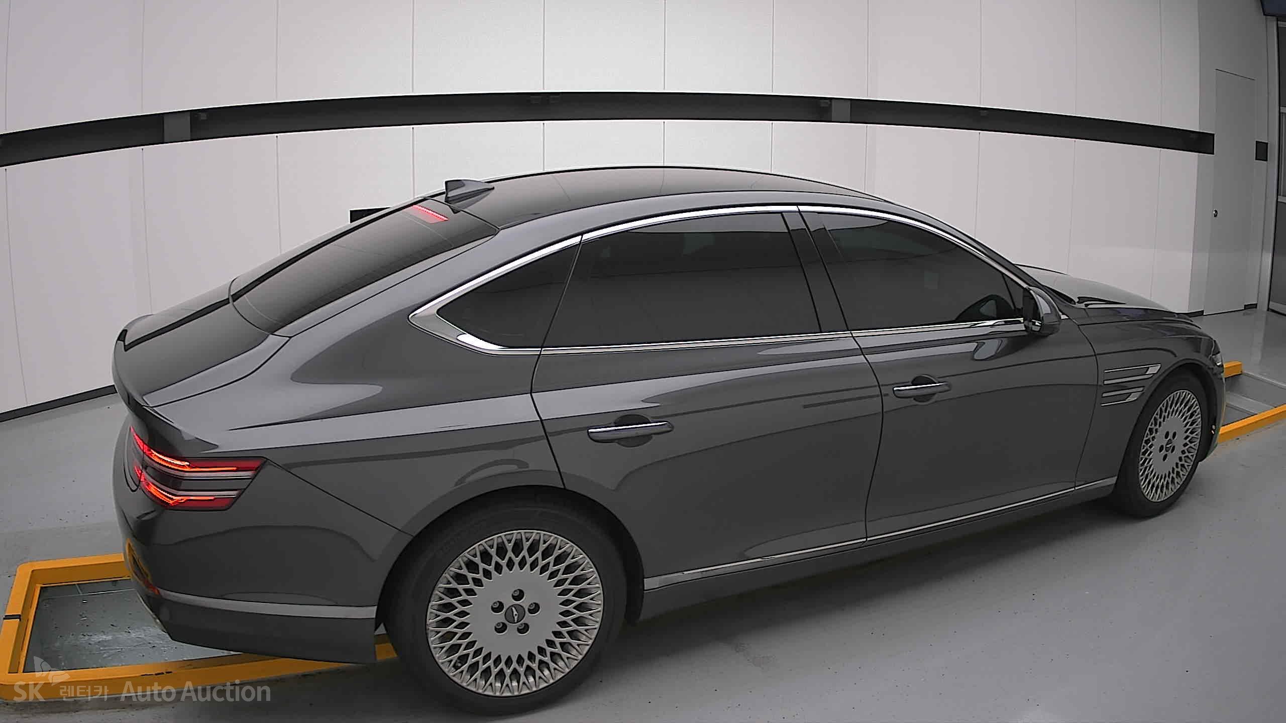 2021 - genesis g80