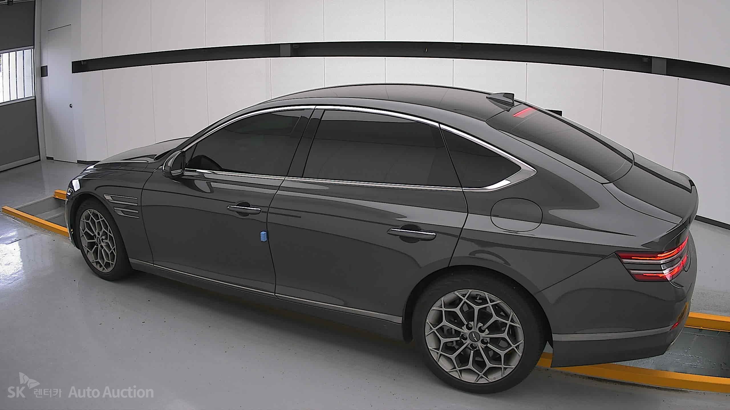 2022 - genesis g80