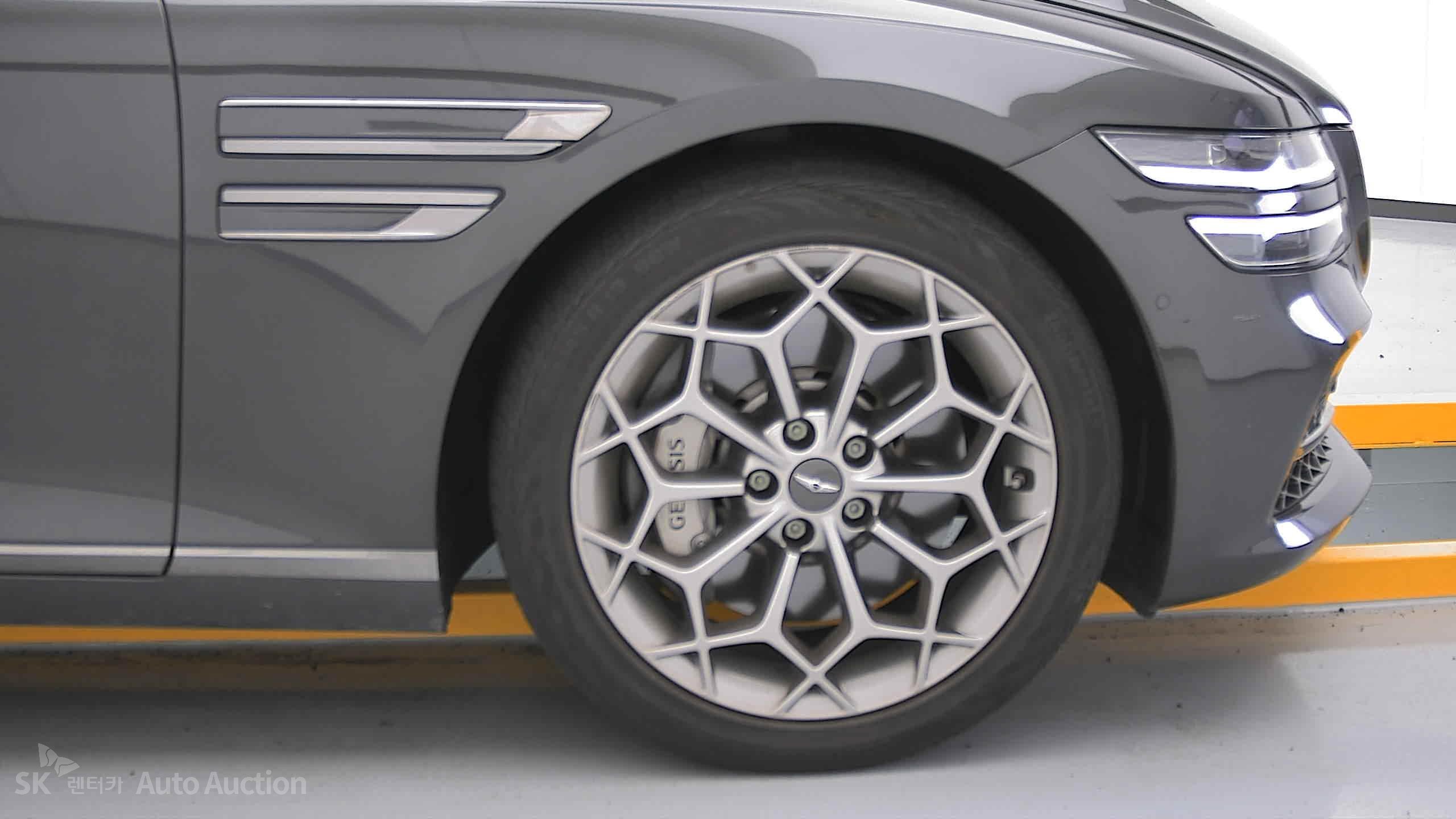 2022 - genesis g80