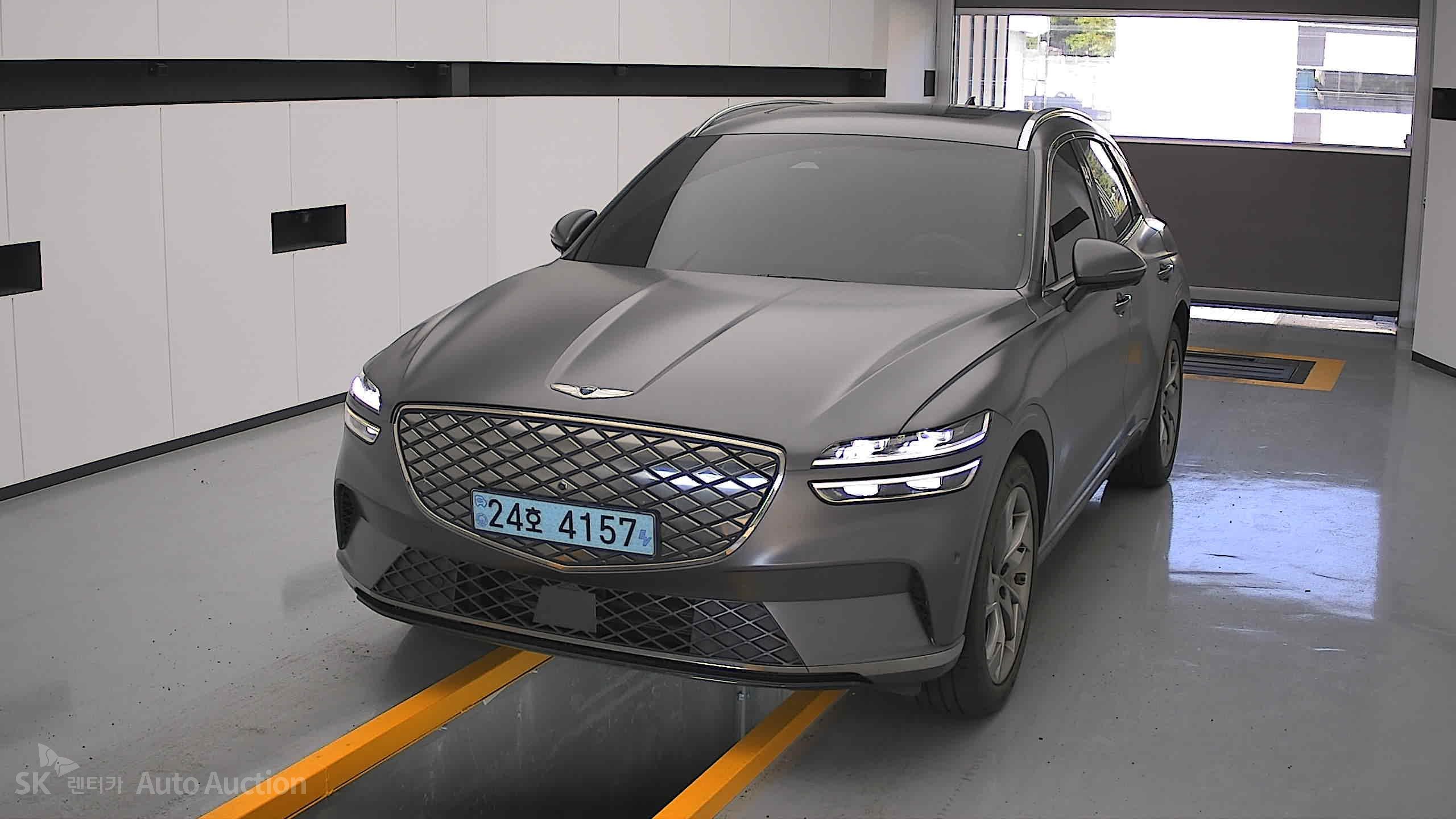 2022 - genesis egv70