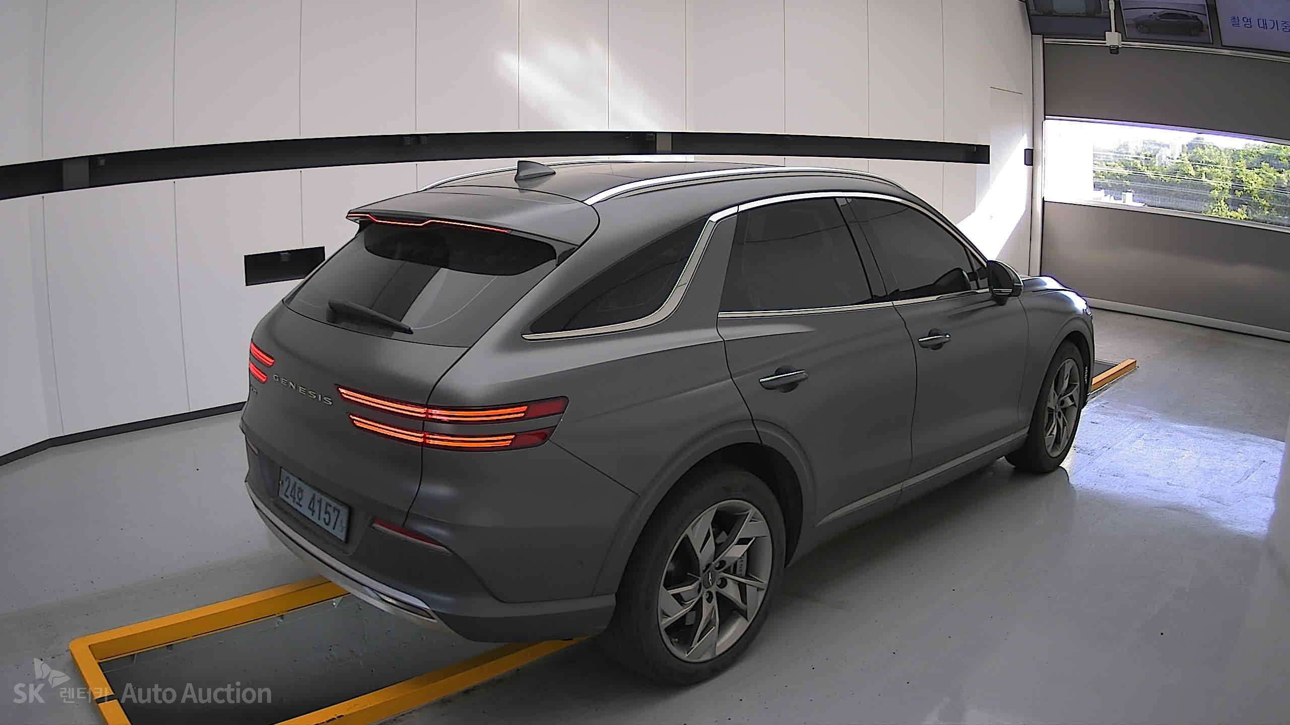 2022 - genesis egv70