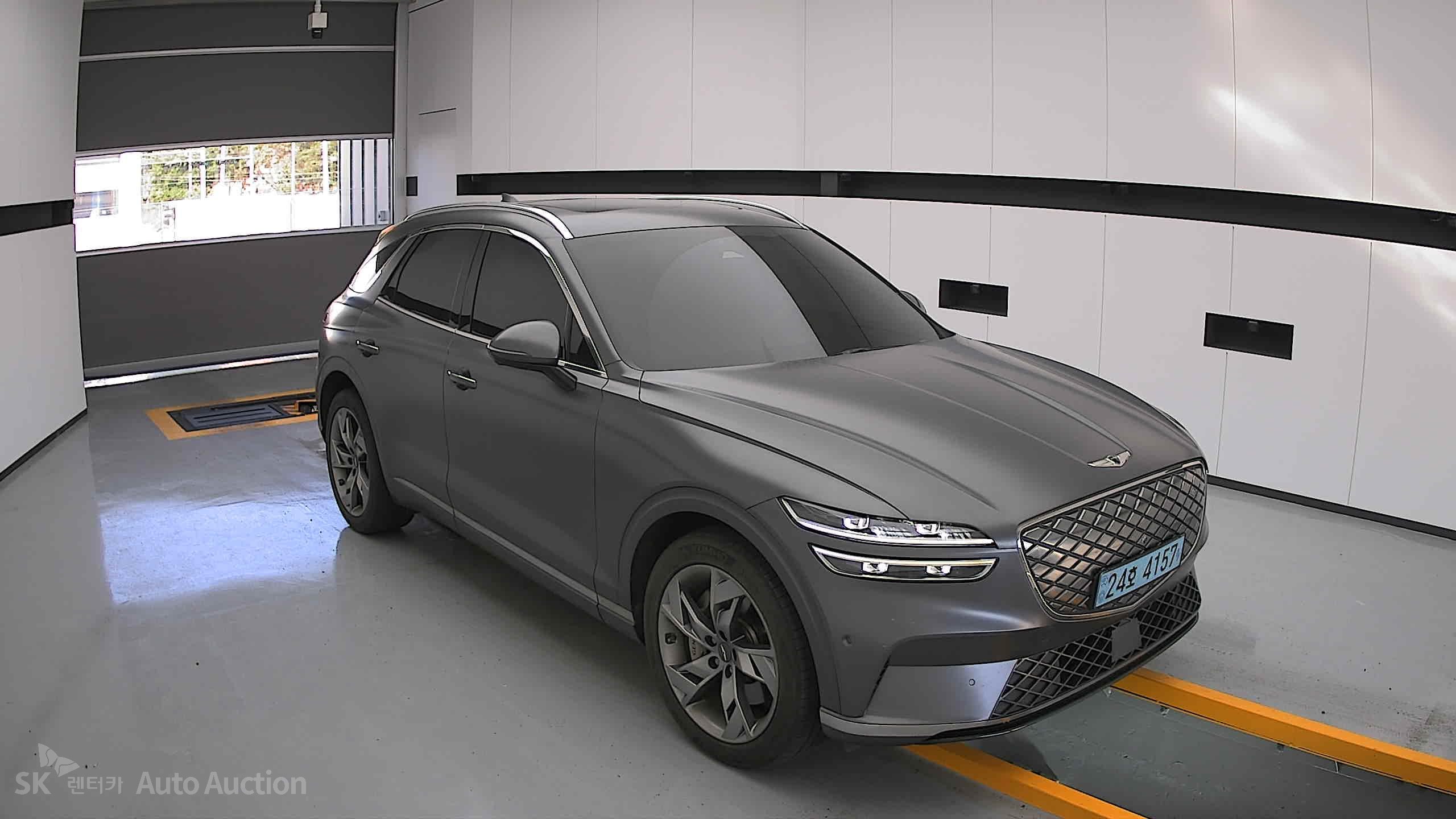2022 - genesis egv70