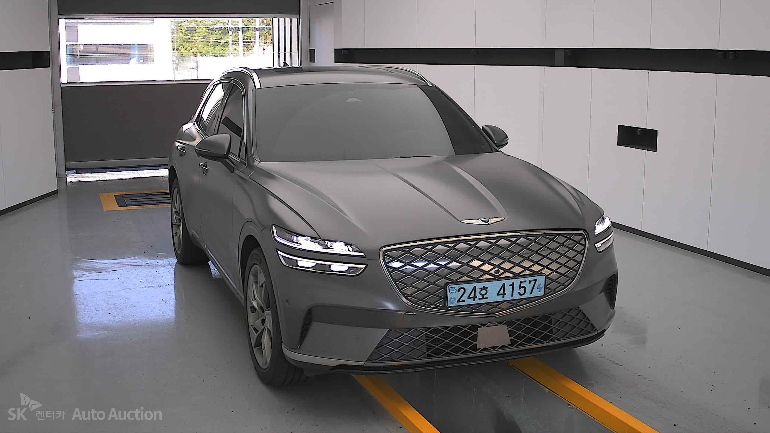 2022 - genesis egv70