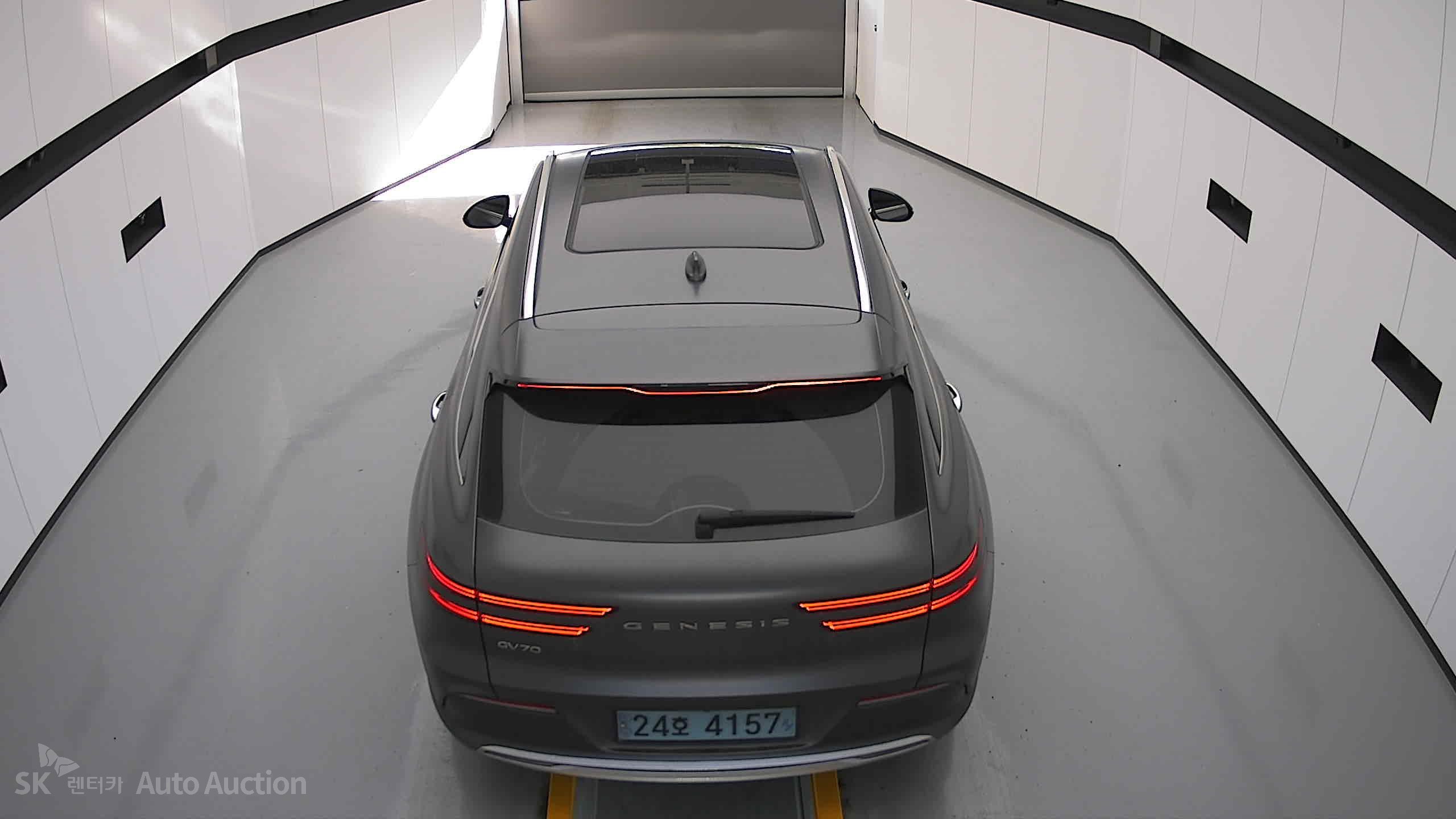 2022 - genesis egv70