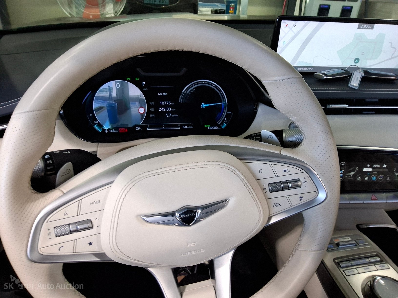 2022 - genesis egv70