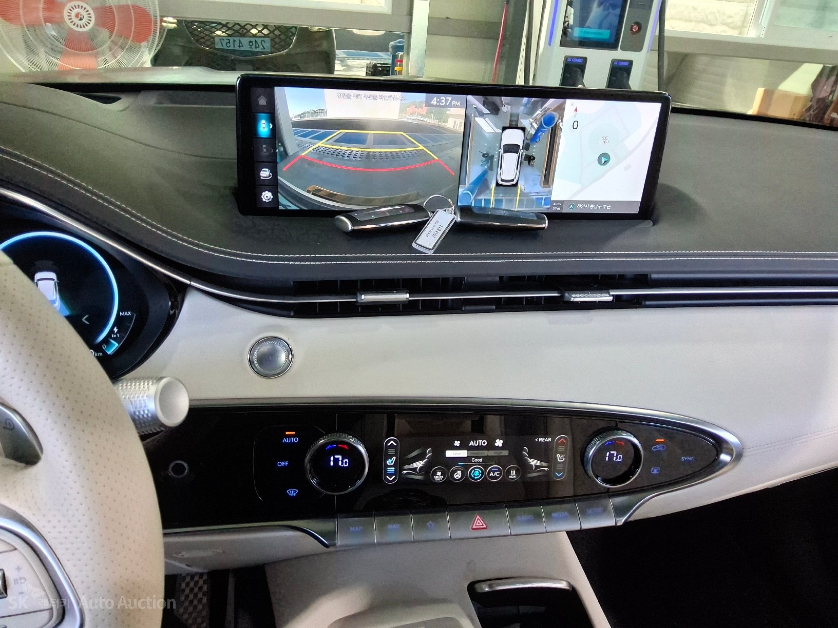2022 - genesis egv70