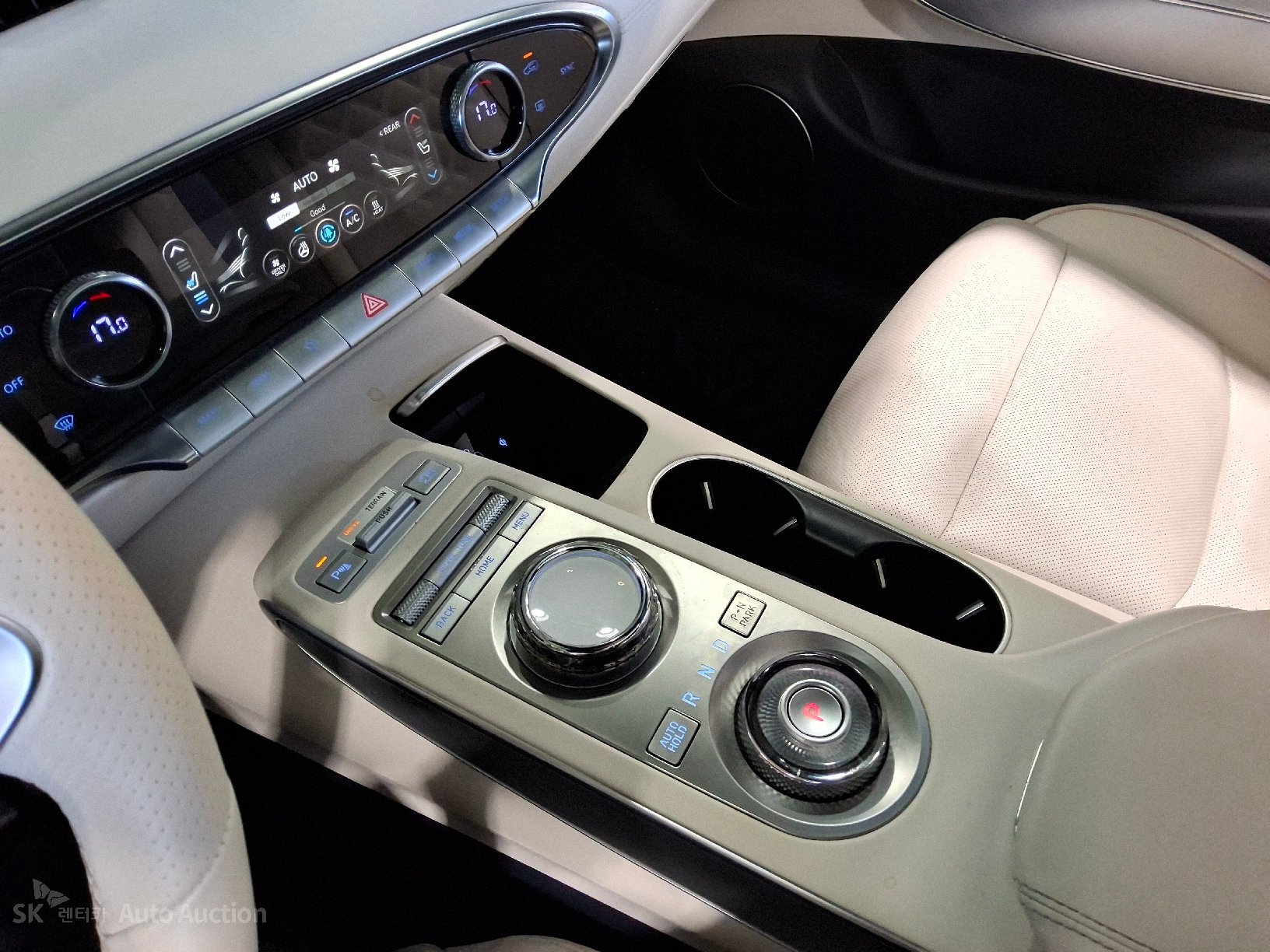 2022 - genesis egv70