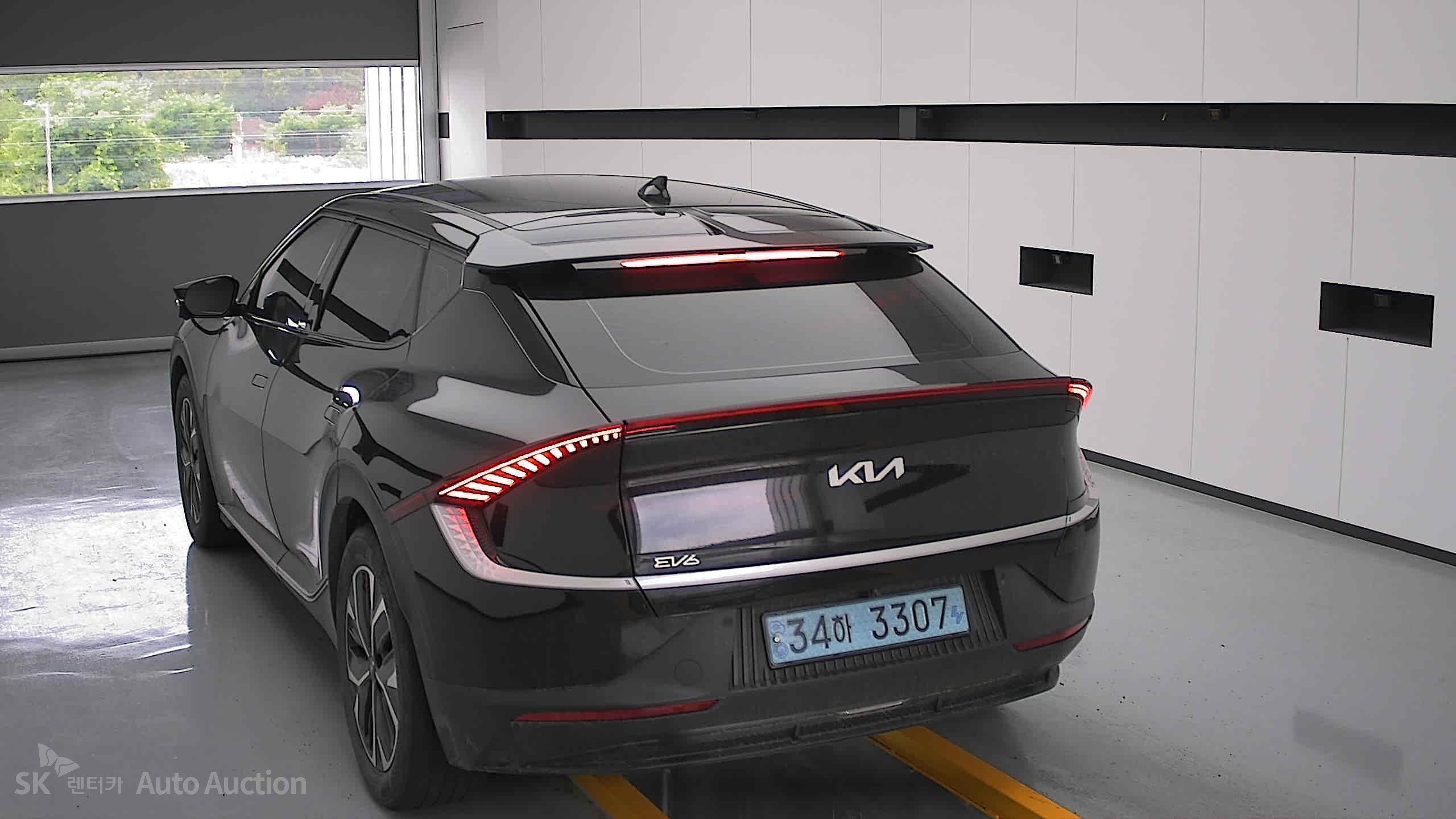 2022 - kia ev6