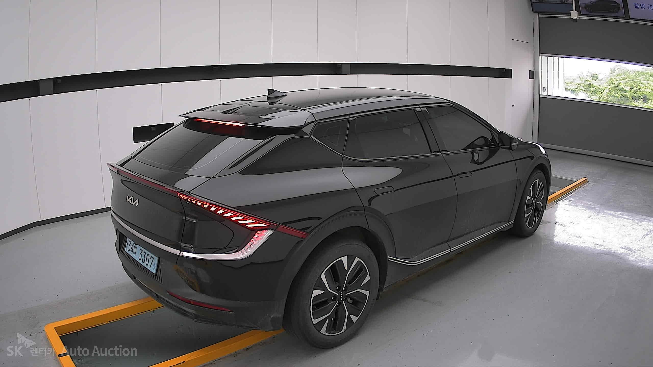 2022 - kia ev6