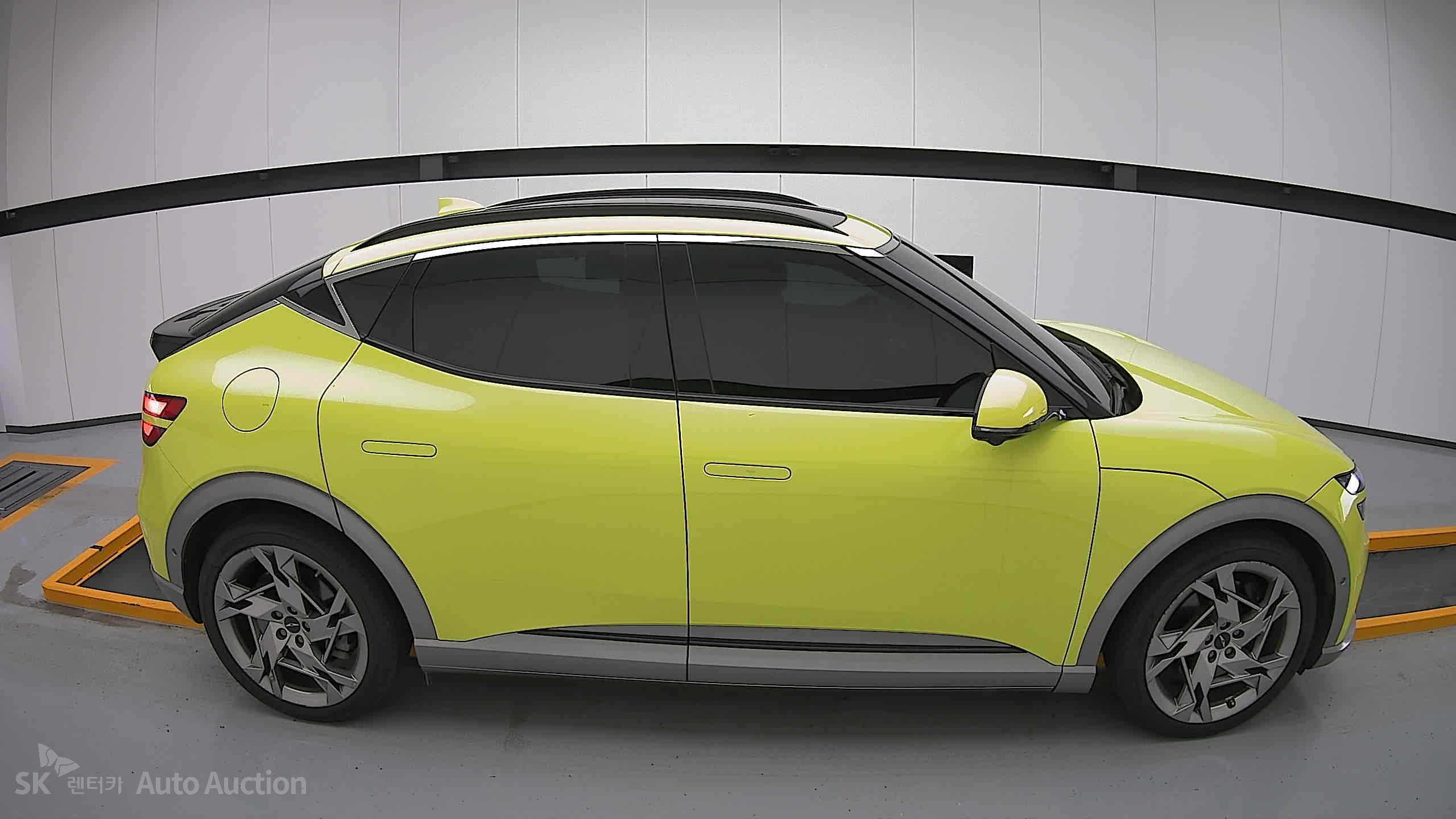 2022 - genesis gv60