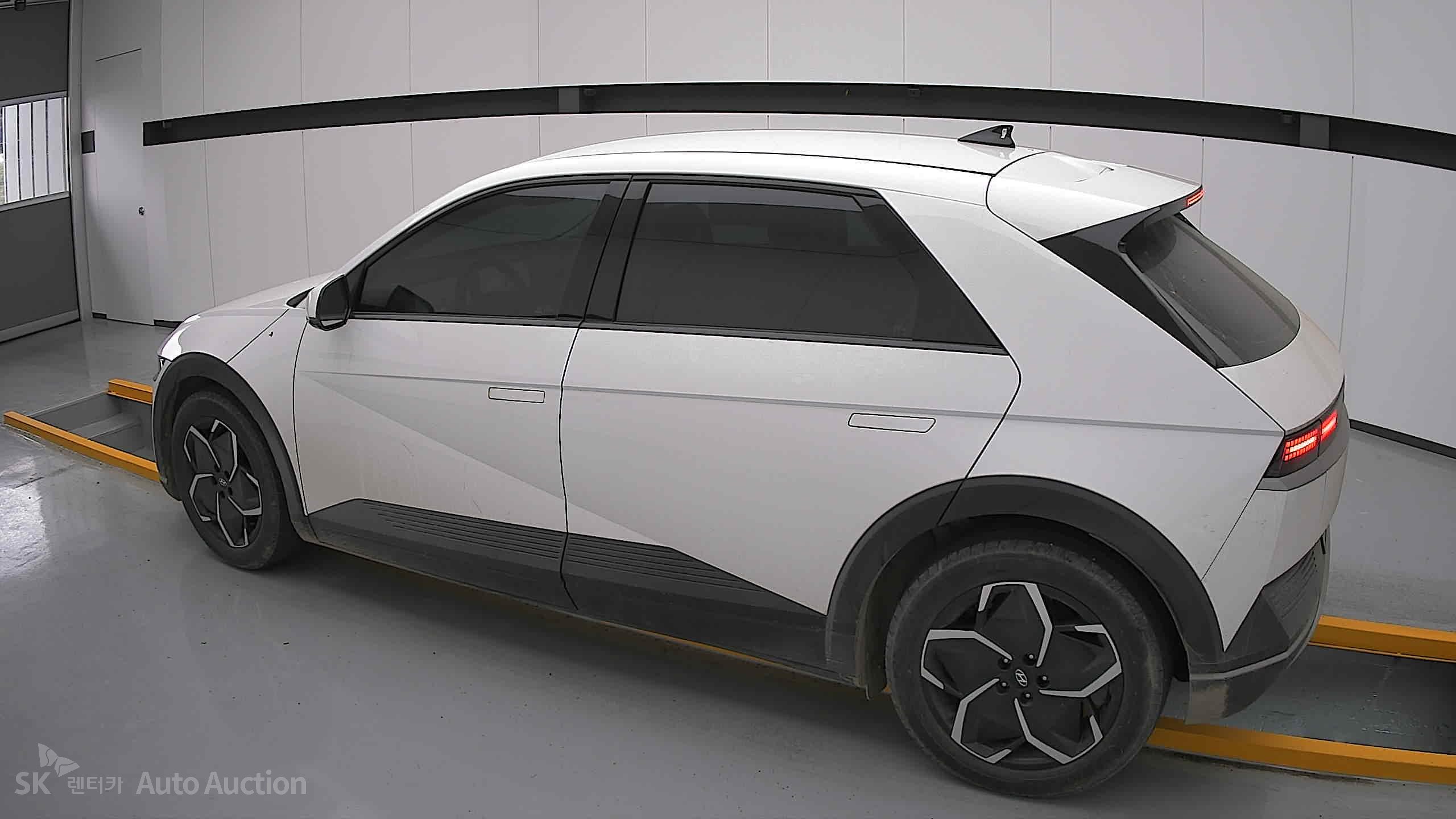 2022 - hyundai ioniq