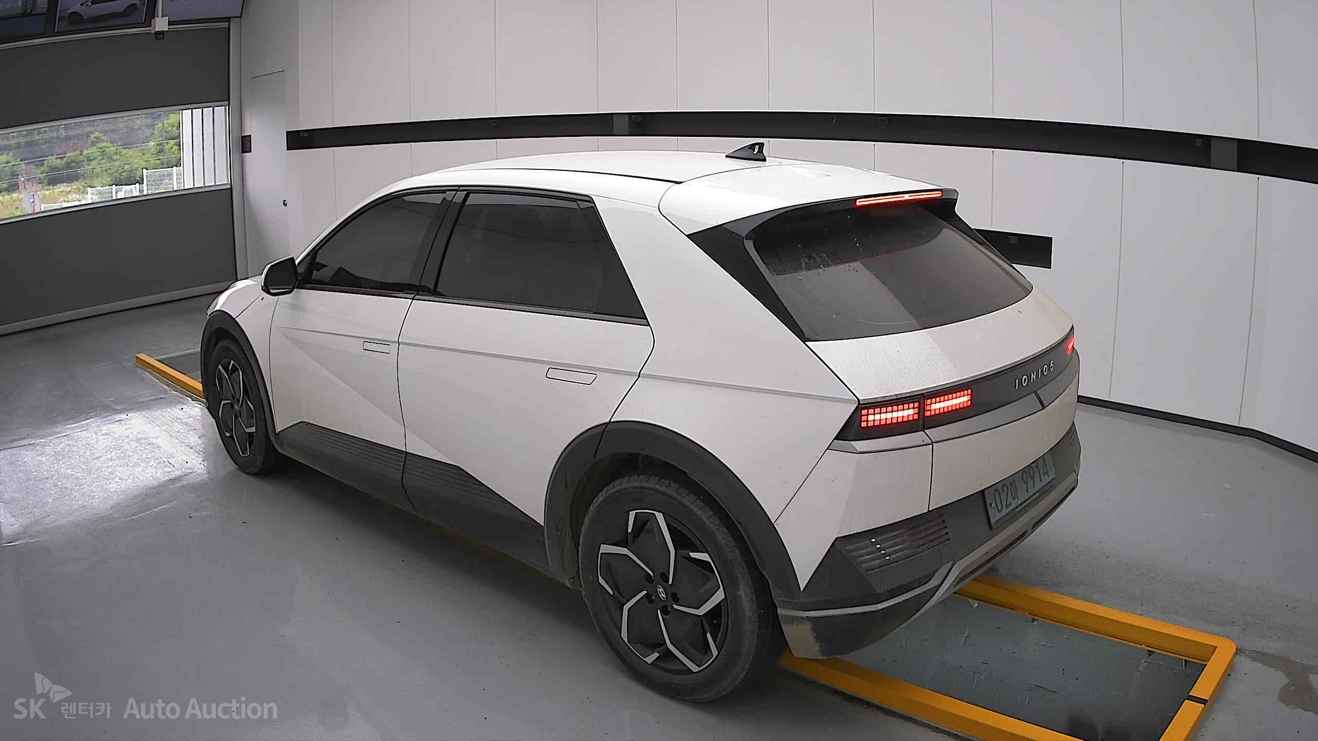 2022 - hyundai ioniq