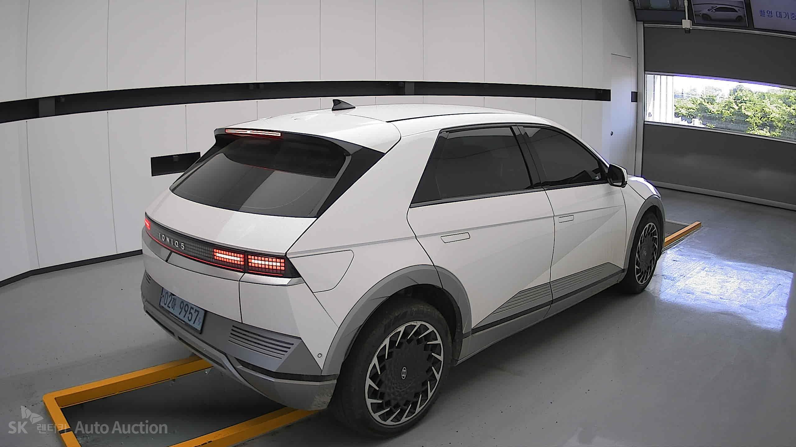 2022 - hyundai ioniq