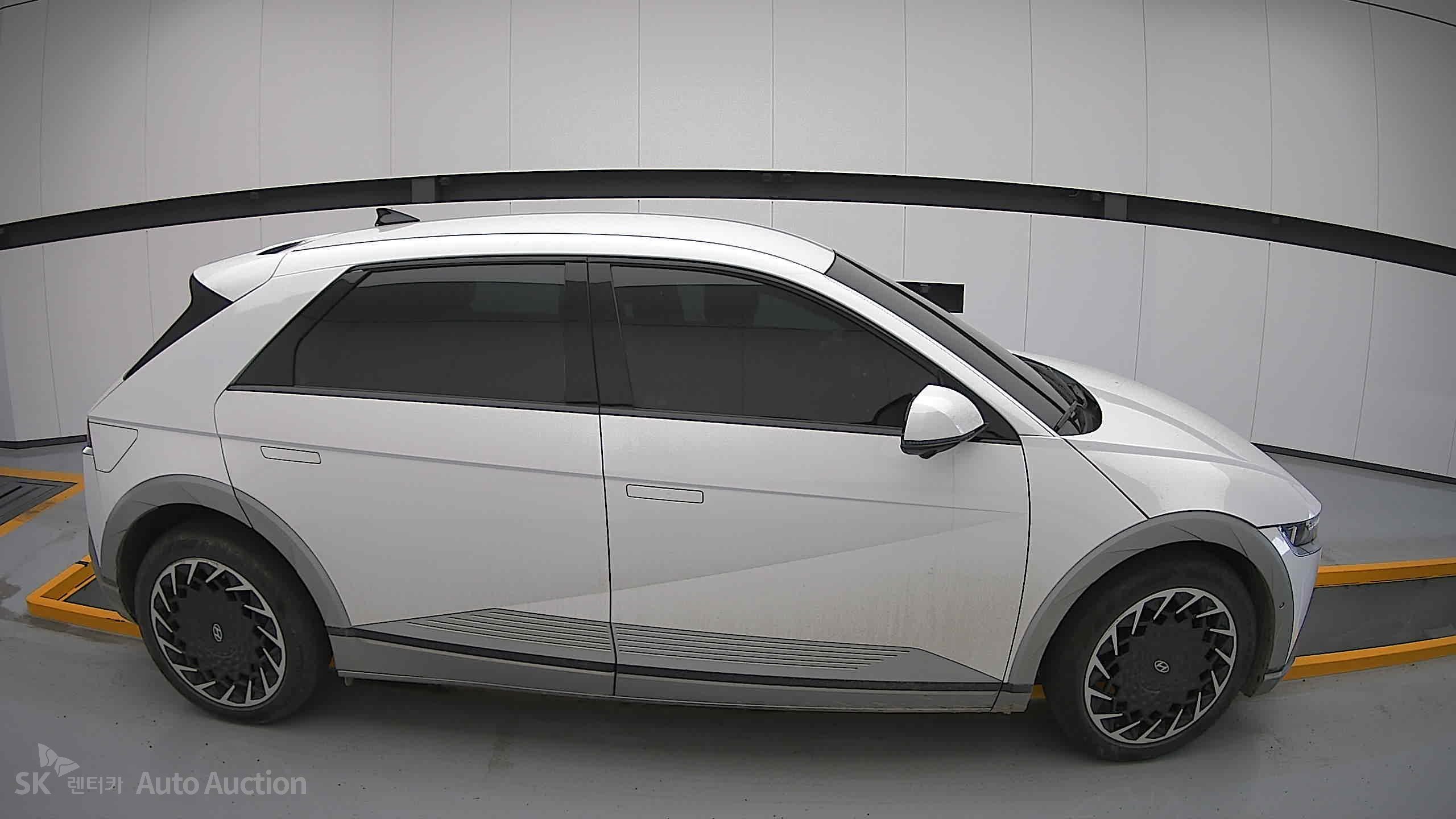 2022 - hyundai ioniq