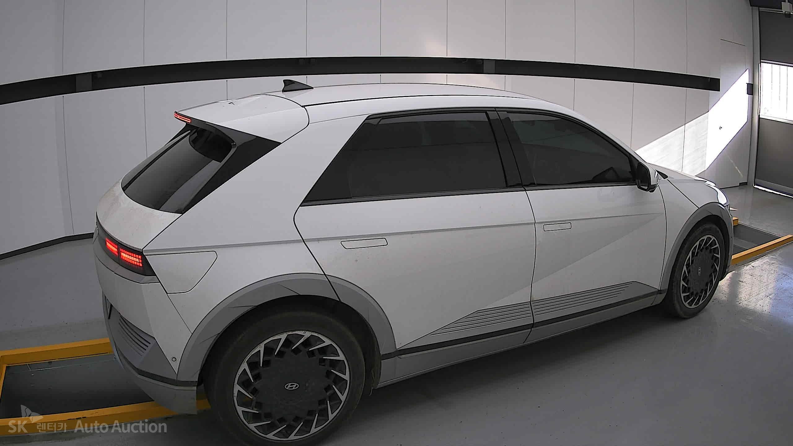 2022 - hyundai ioniq