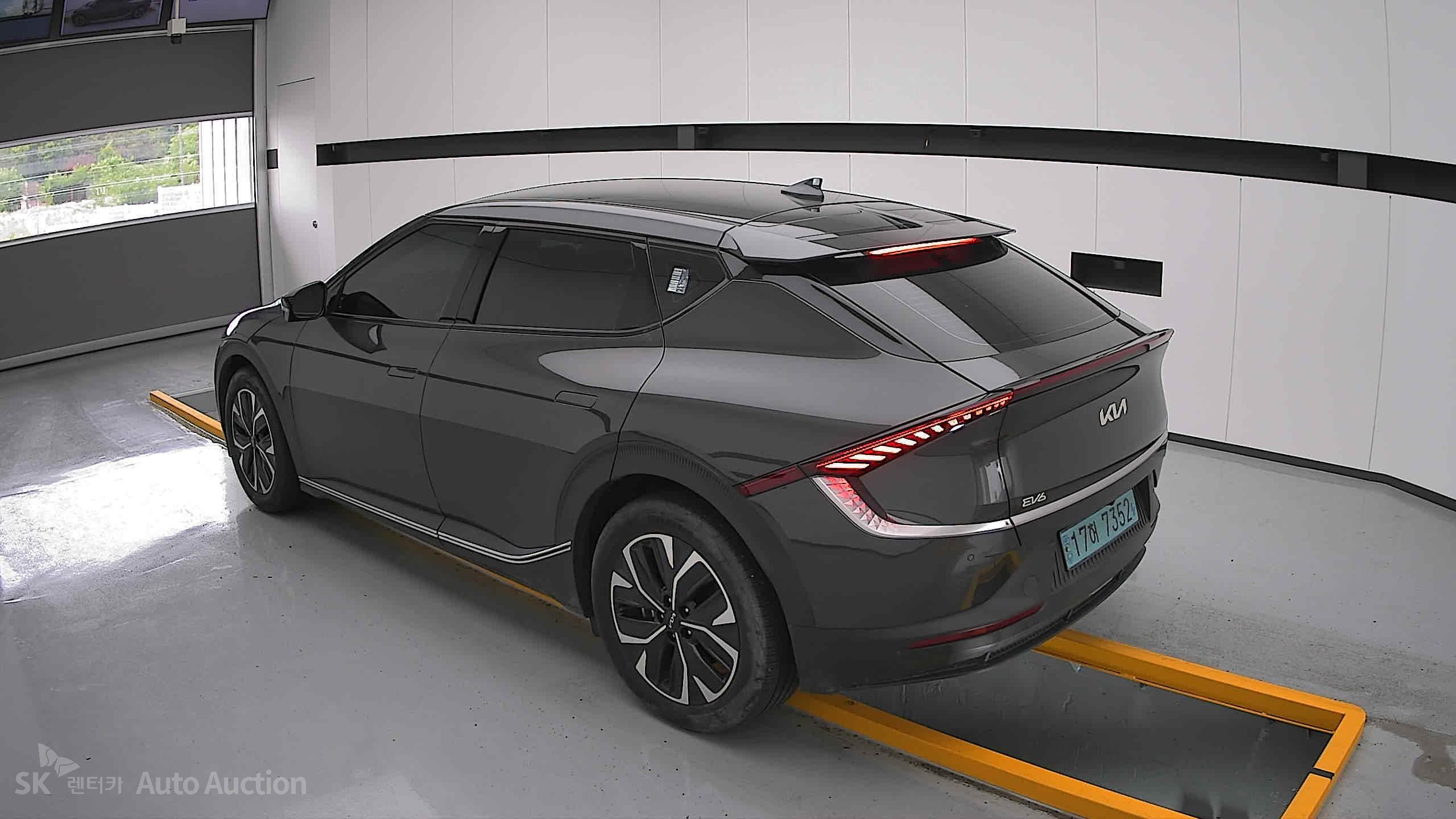 2022 - kia ev6
