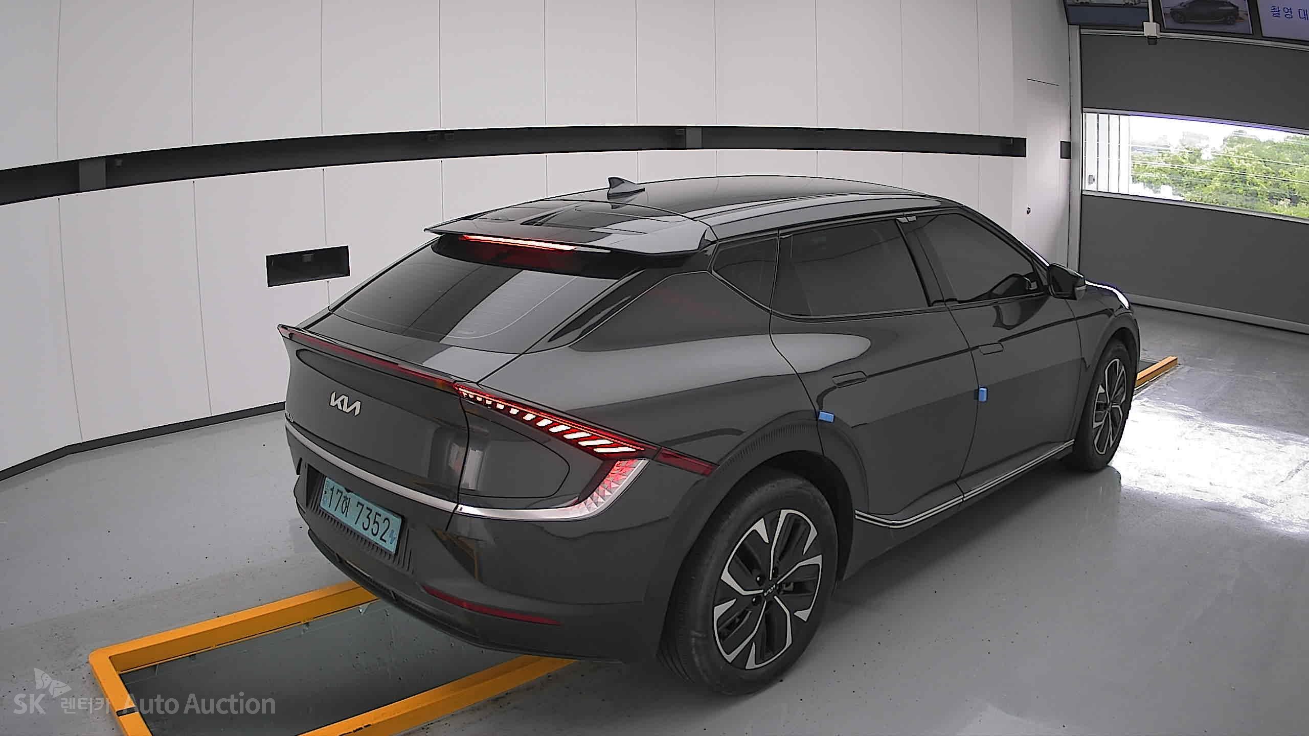2022 - kia ev6
