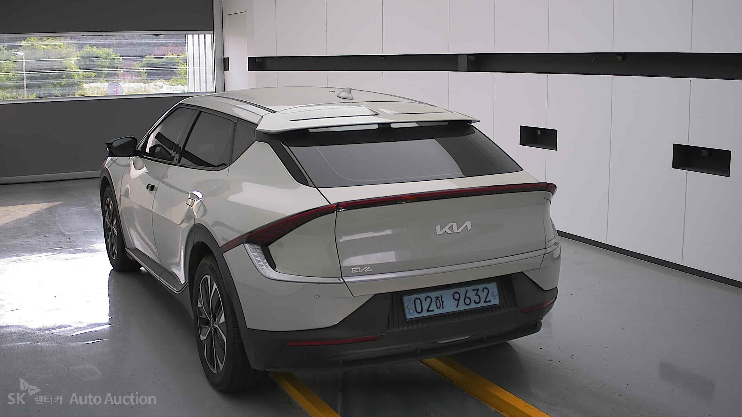 2022 - kia ev6