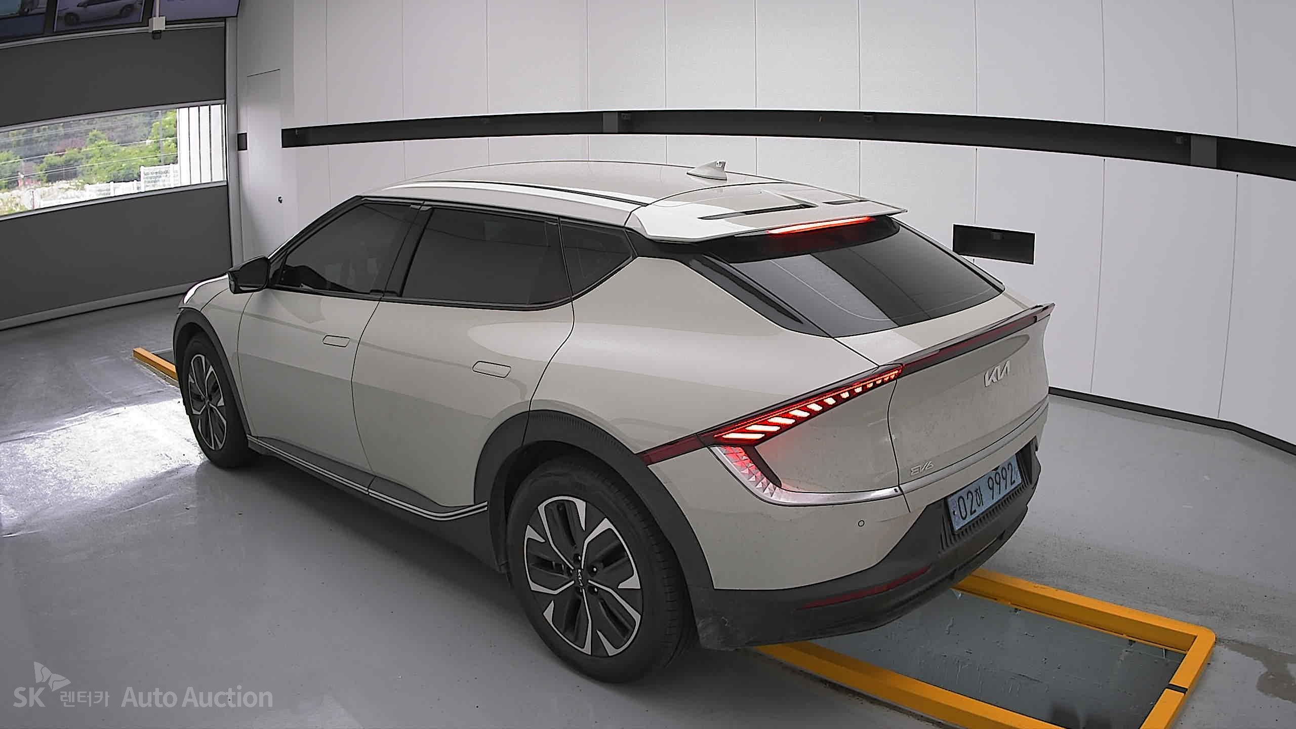 2022 - kia ev6