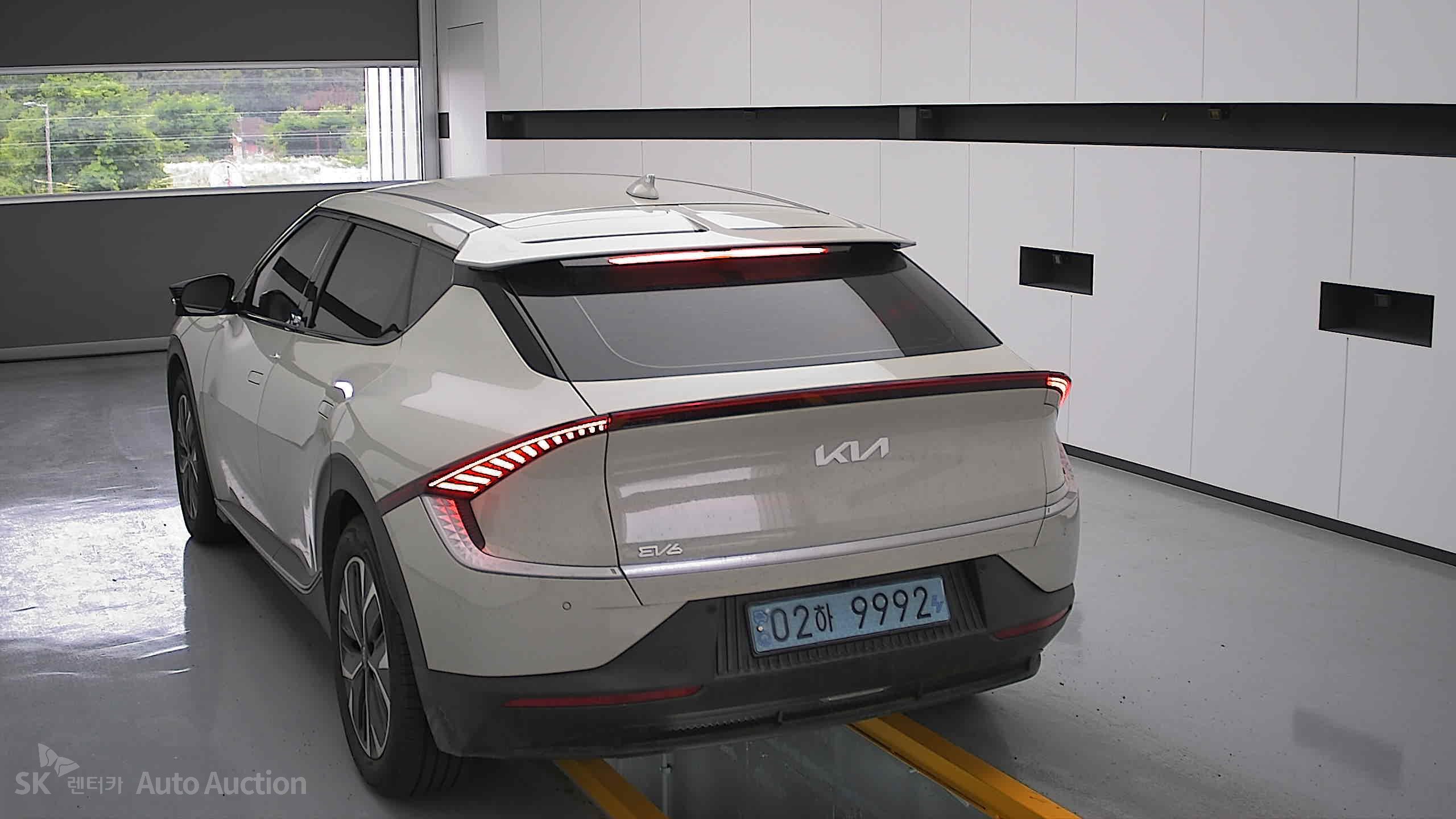 2022 - kia ev6