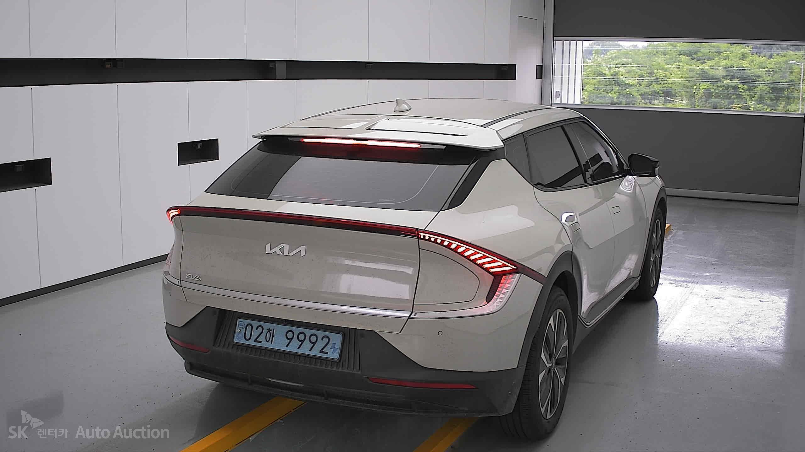 2022 - kia ev6