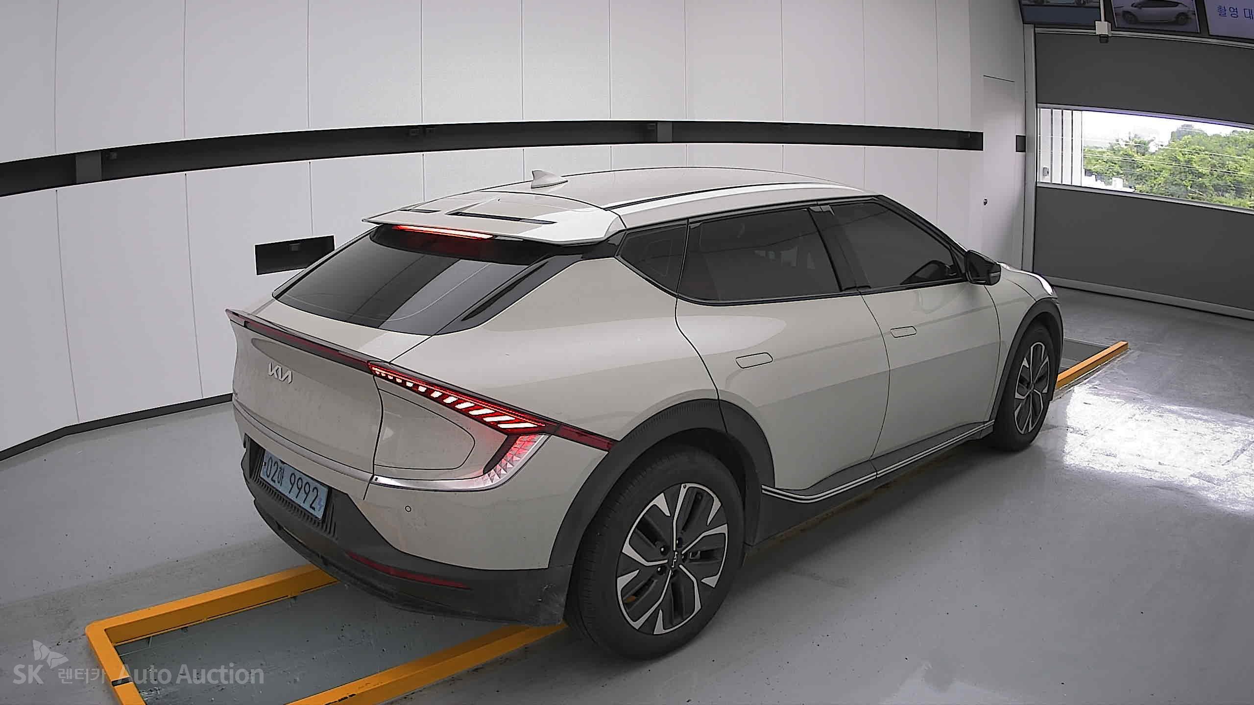 2022 - kia ev6