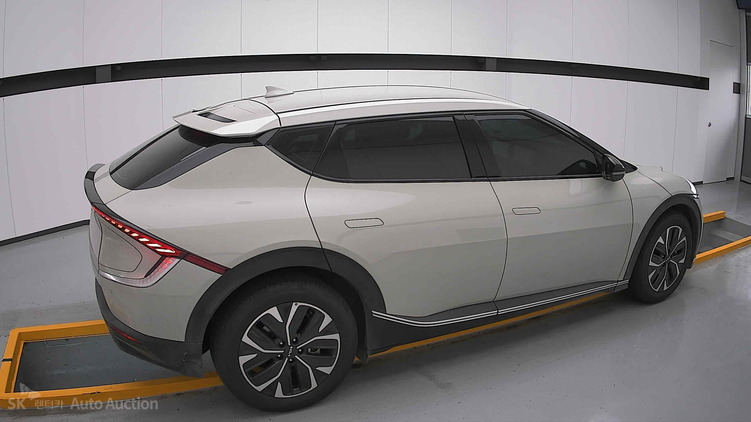 2022 - kia ev6
