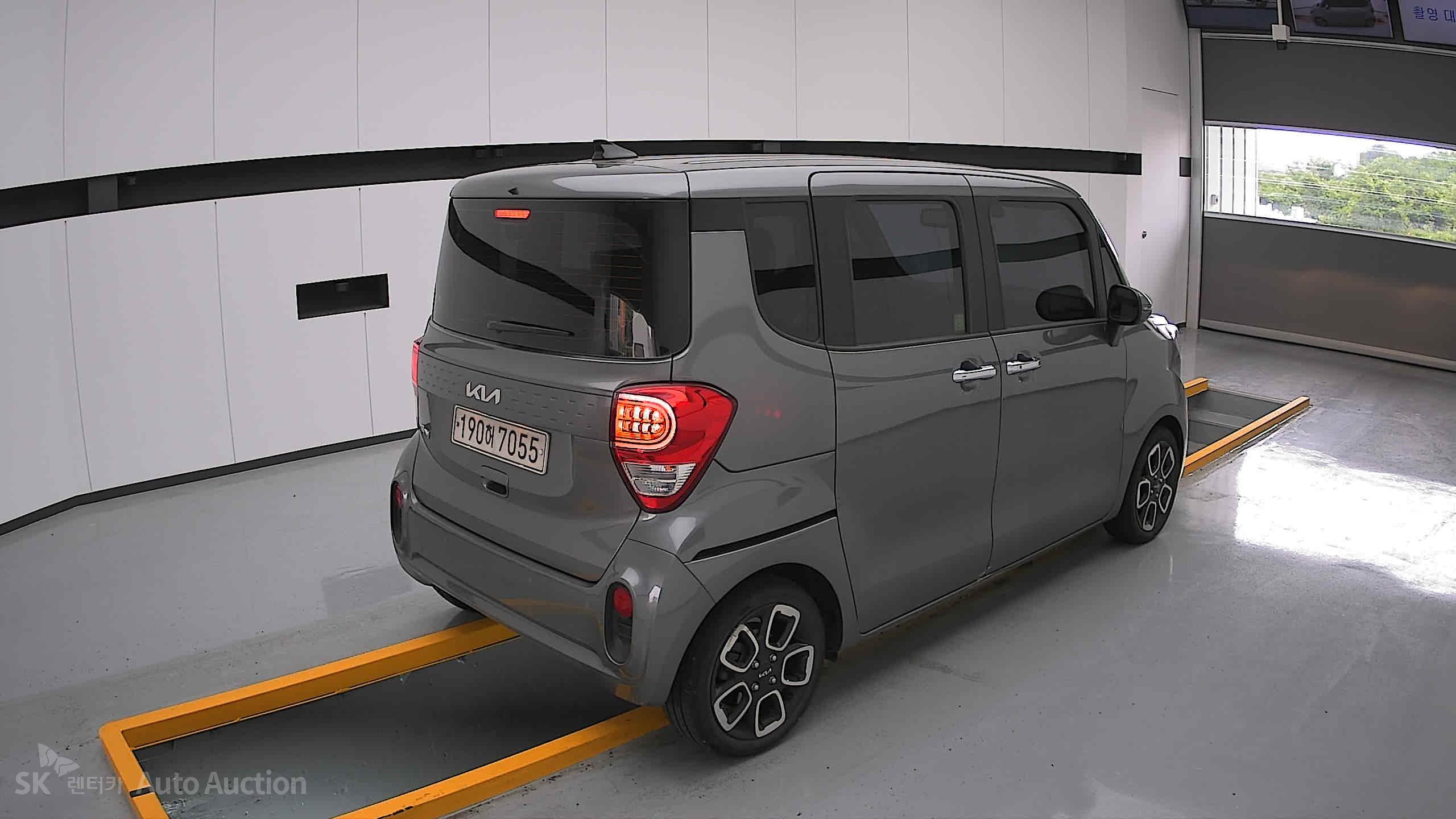 2022 - kia ray