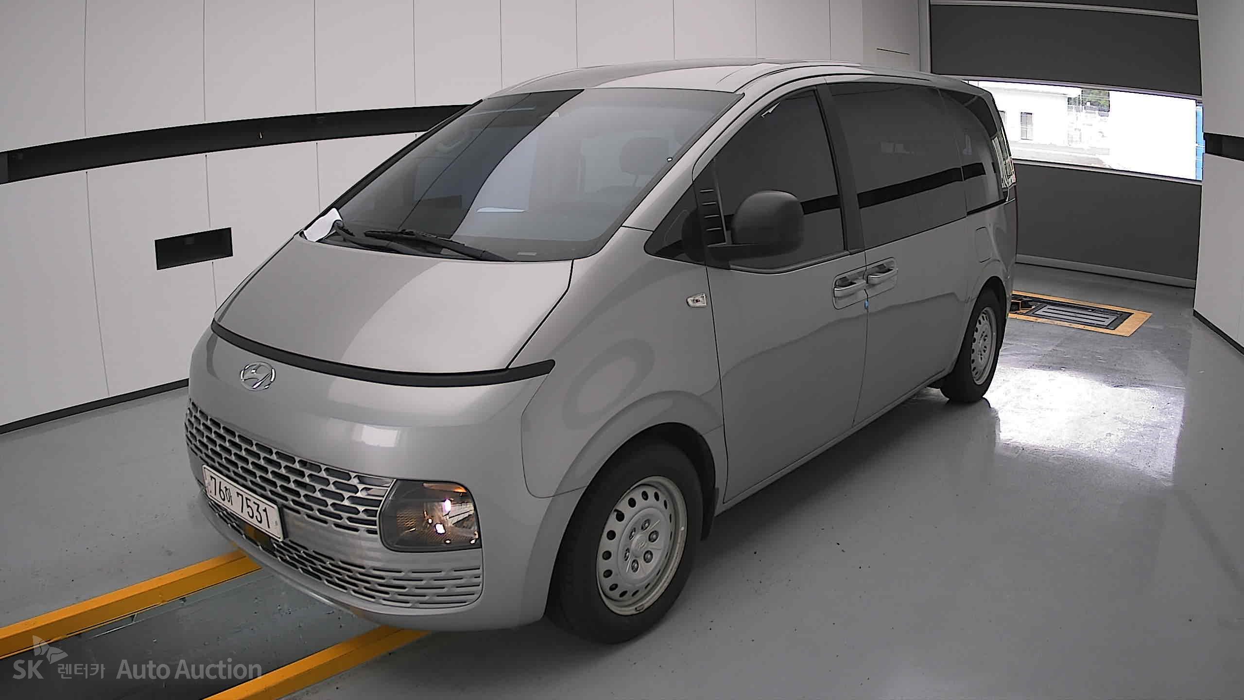 2022 - hyundai staria