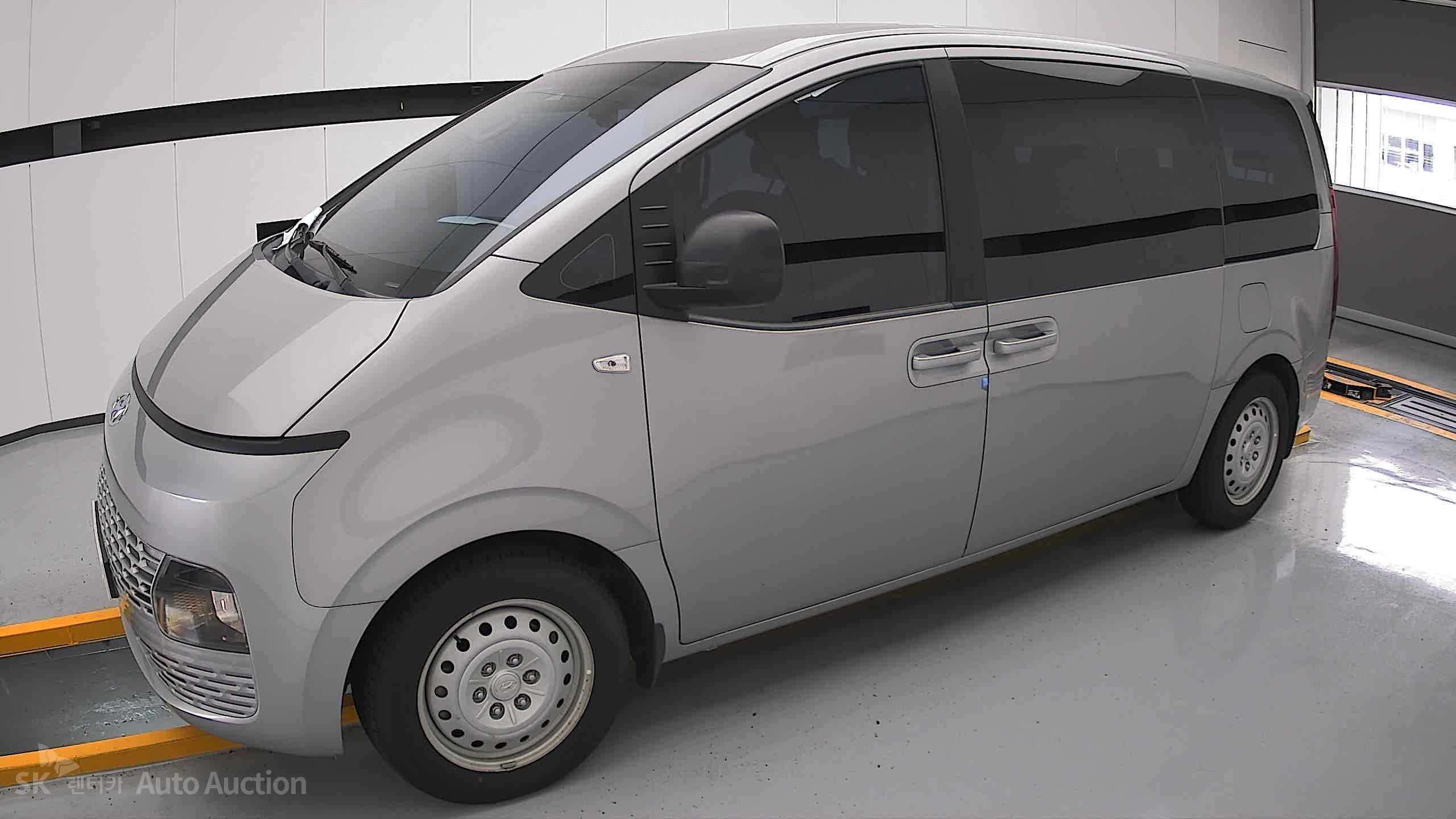 2022 - hyundai staria