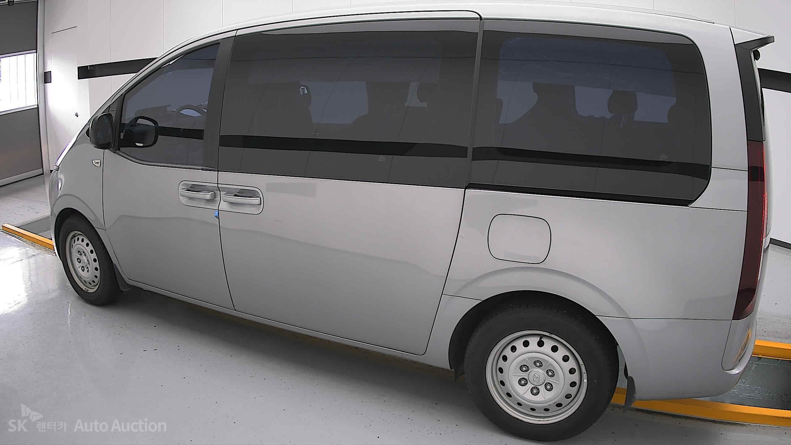 2022 - hyundai staria