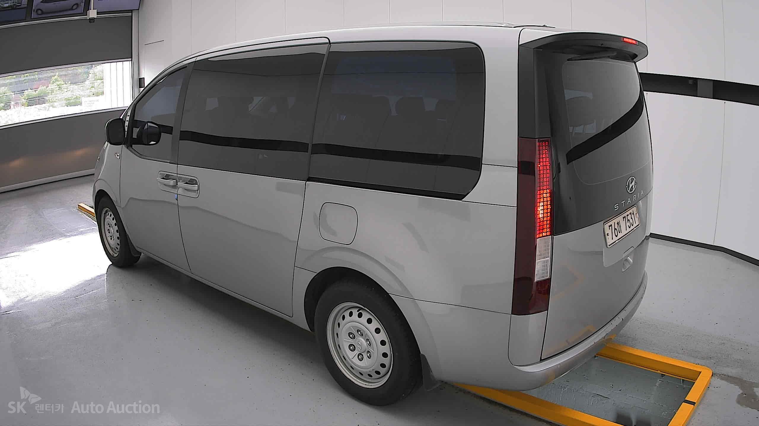 2022 - hyundai staria