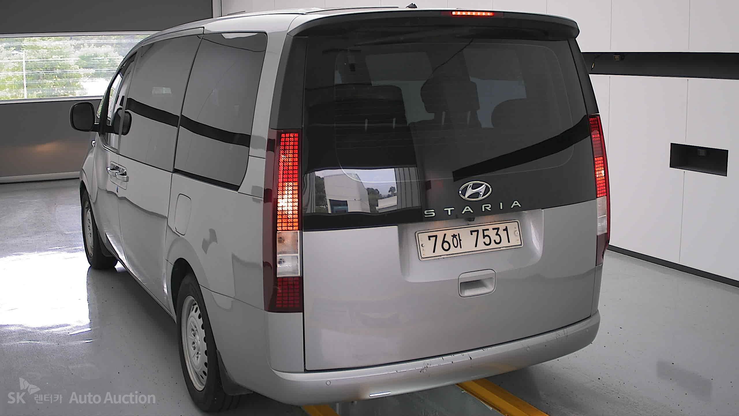 2022 - hyundai staria