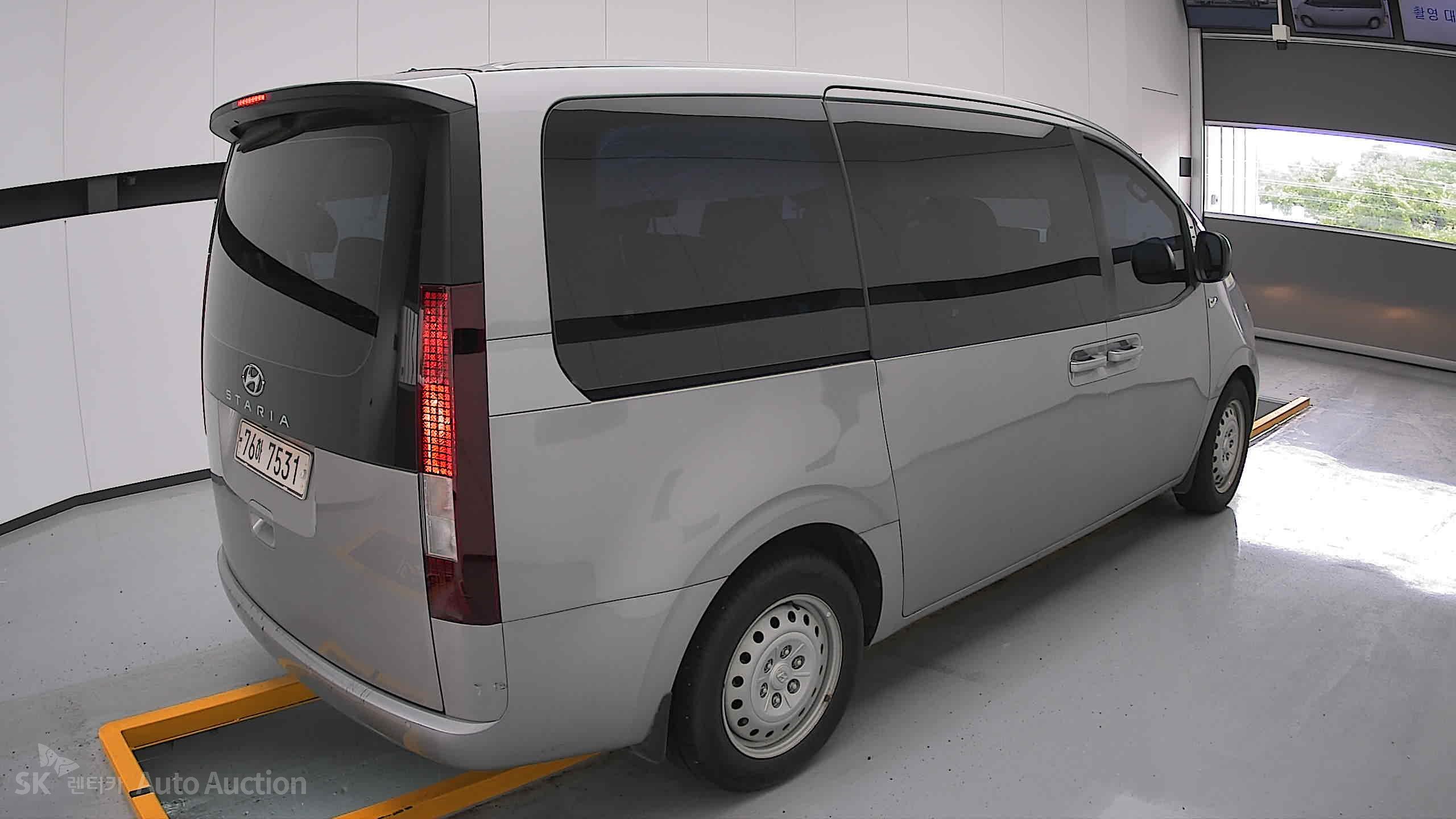 2022 - hyundai staria
