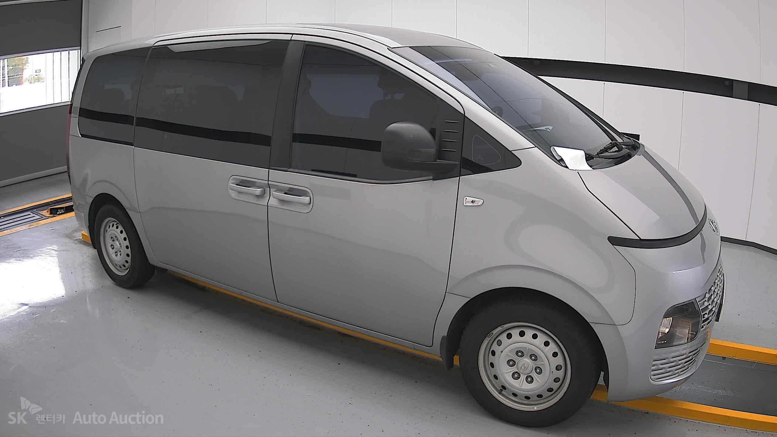 2022 - hyundai staria