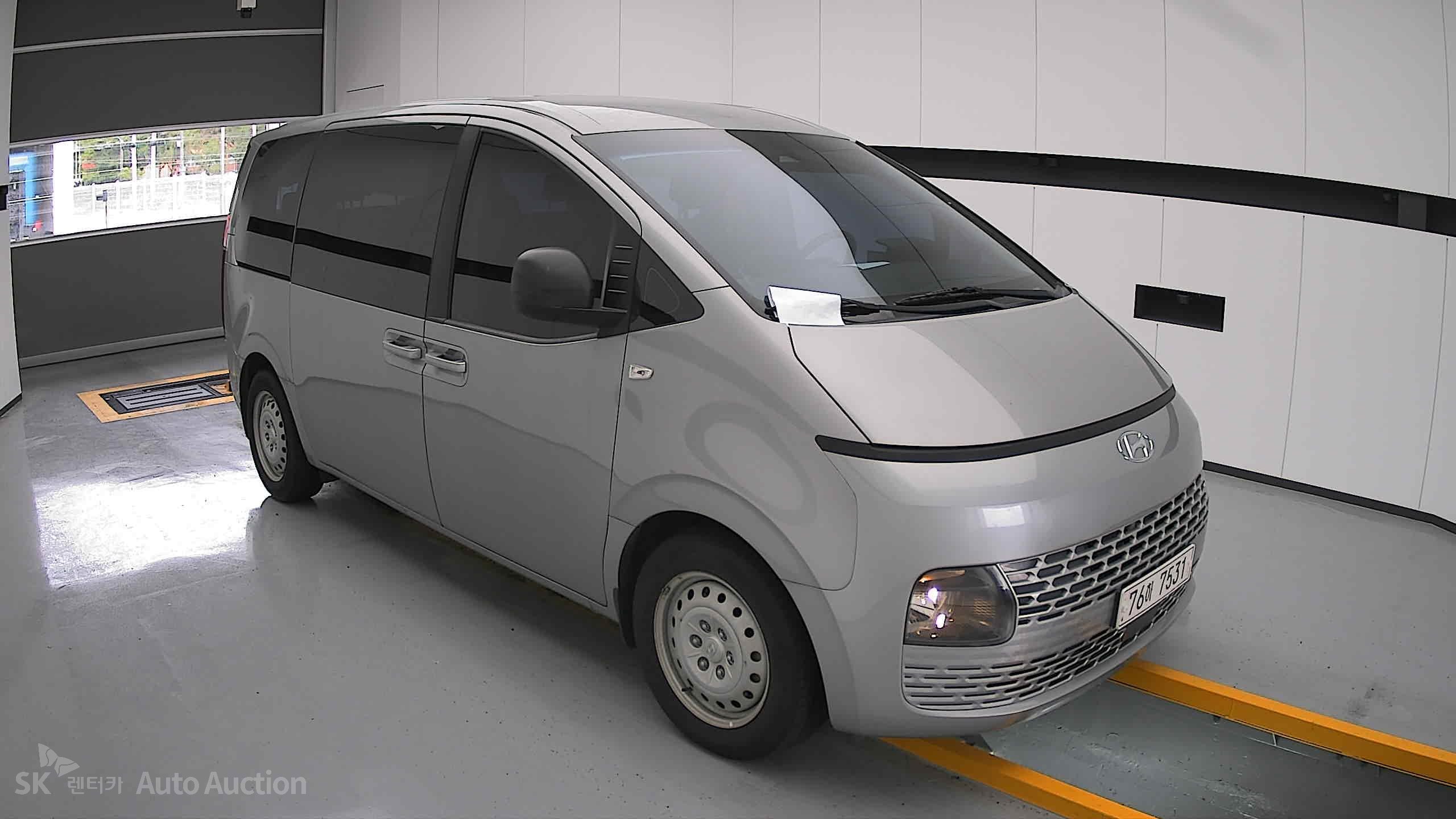 2022 - hyundai staria