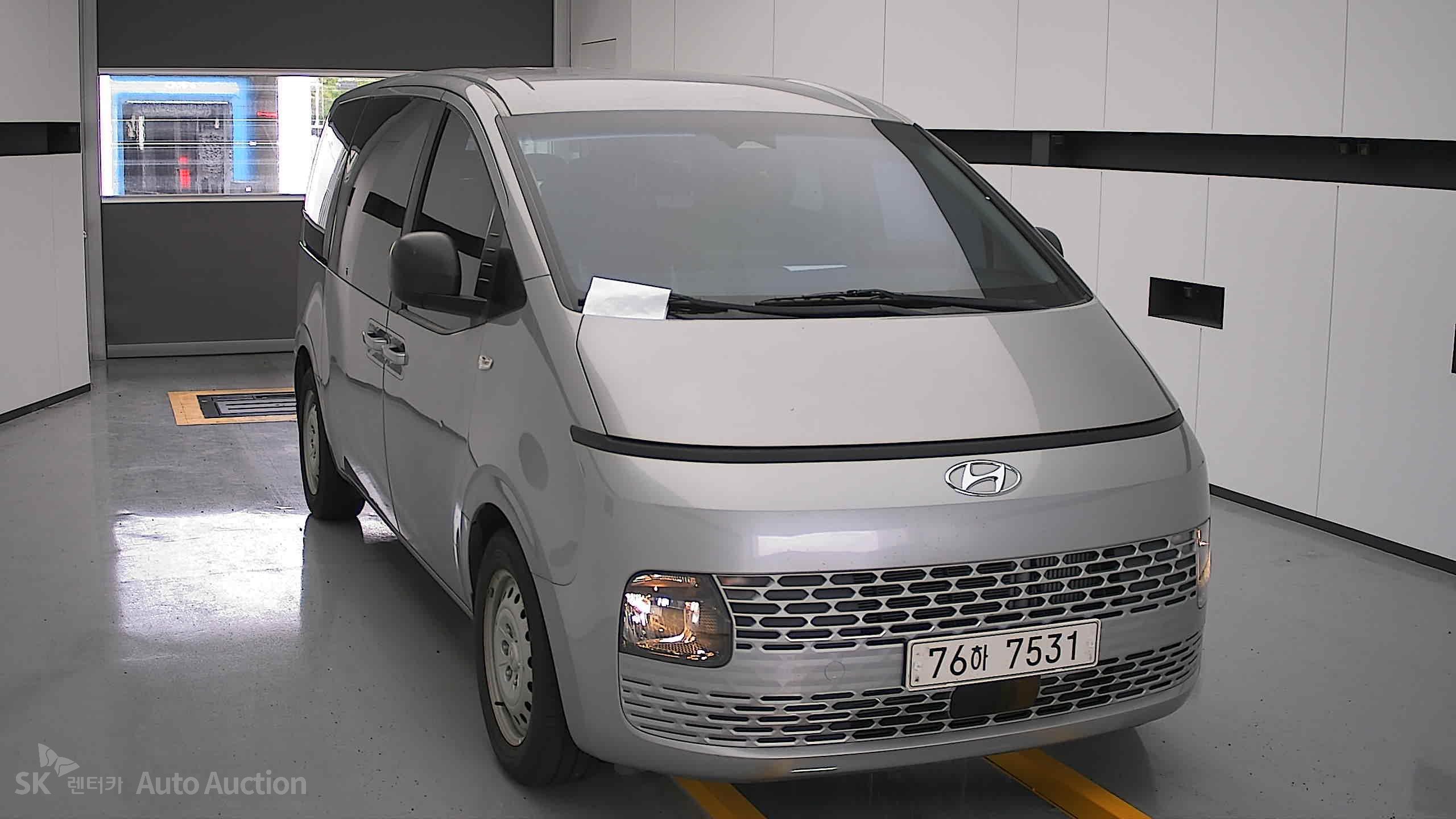 2022 - hyundai staria