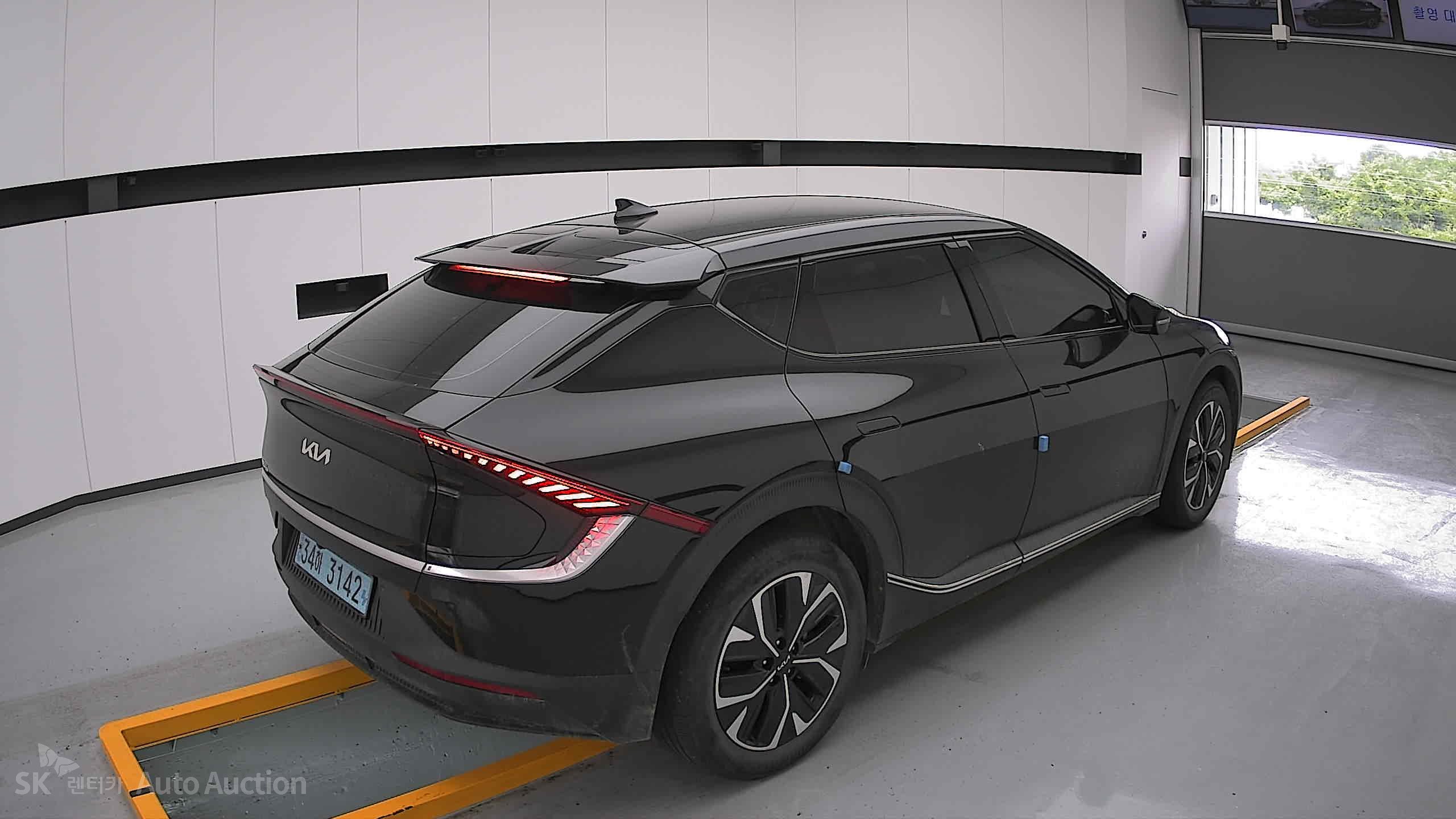 2022 - kia ev6