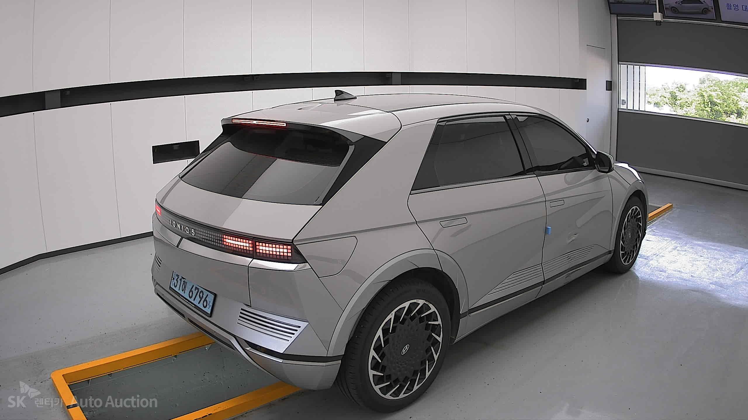 2022 - hyundai ioniq
