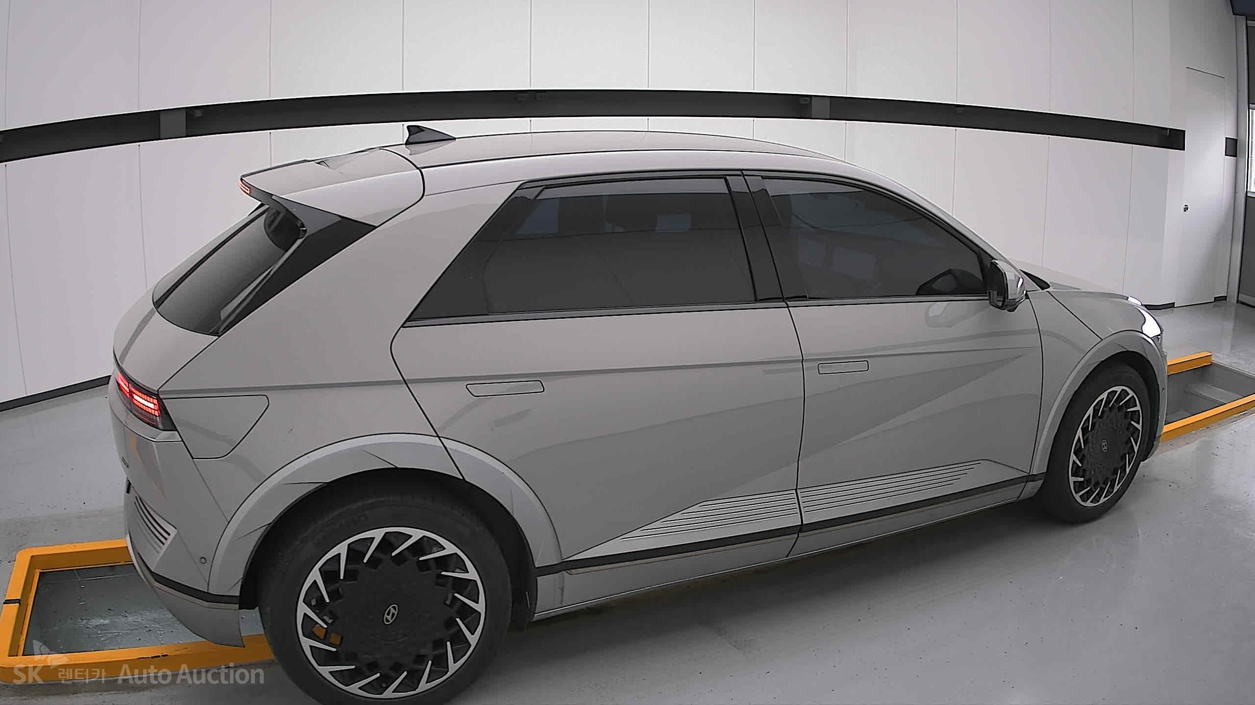 2022 - hyundai ioniq