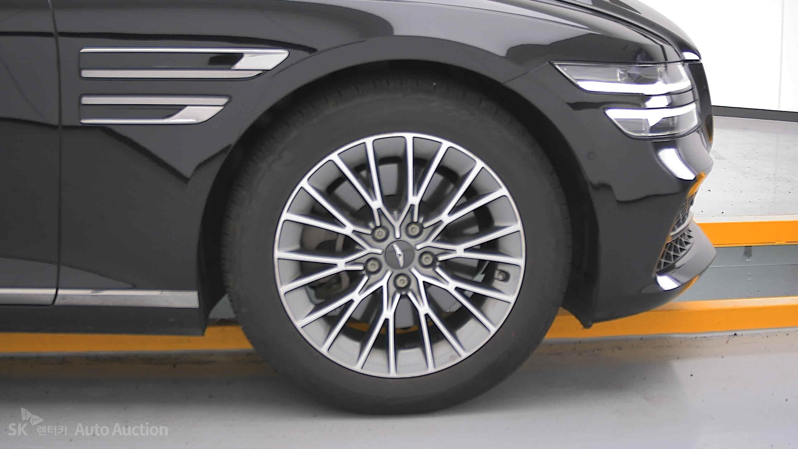 2022 - genesis g80