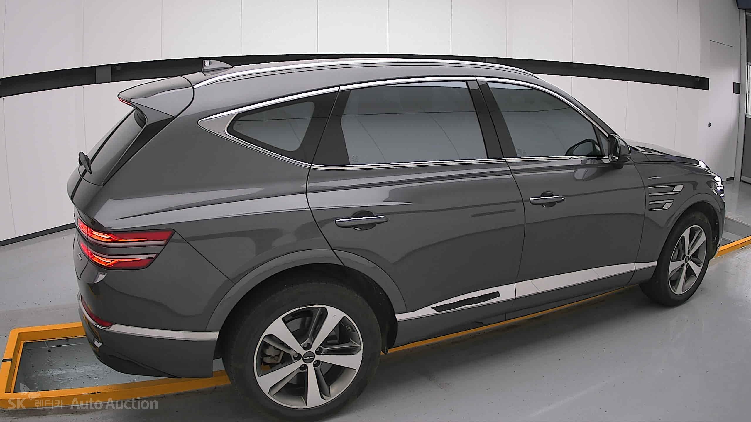 2022 - genesis gv80
