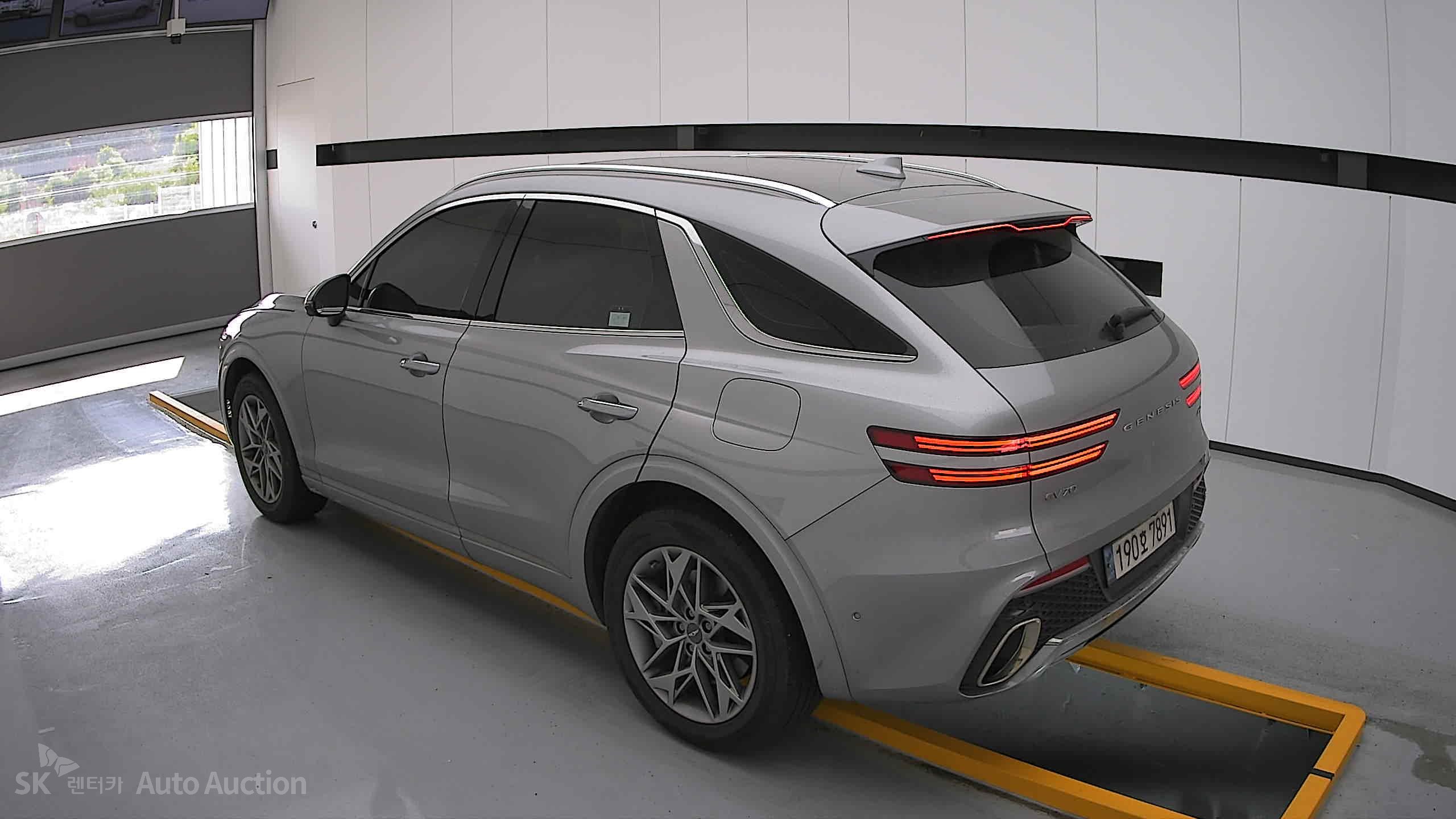 2023 - genesis gv70